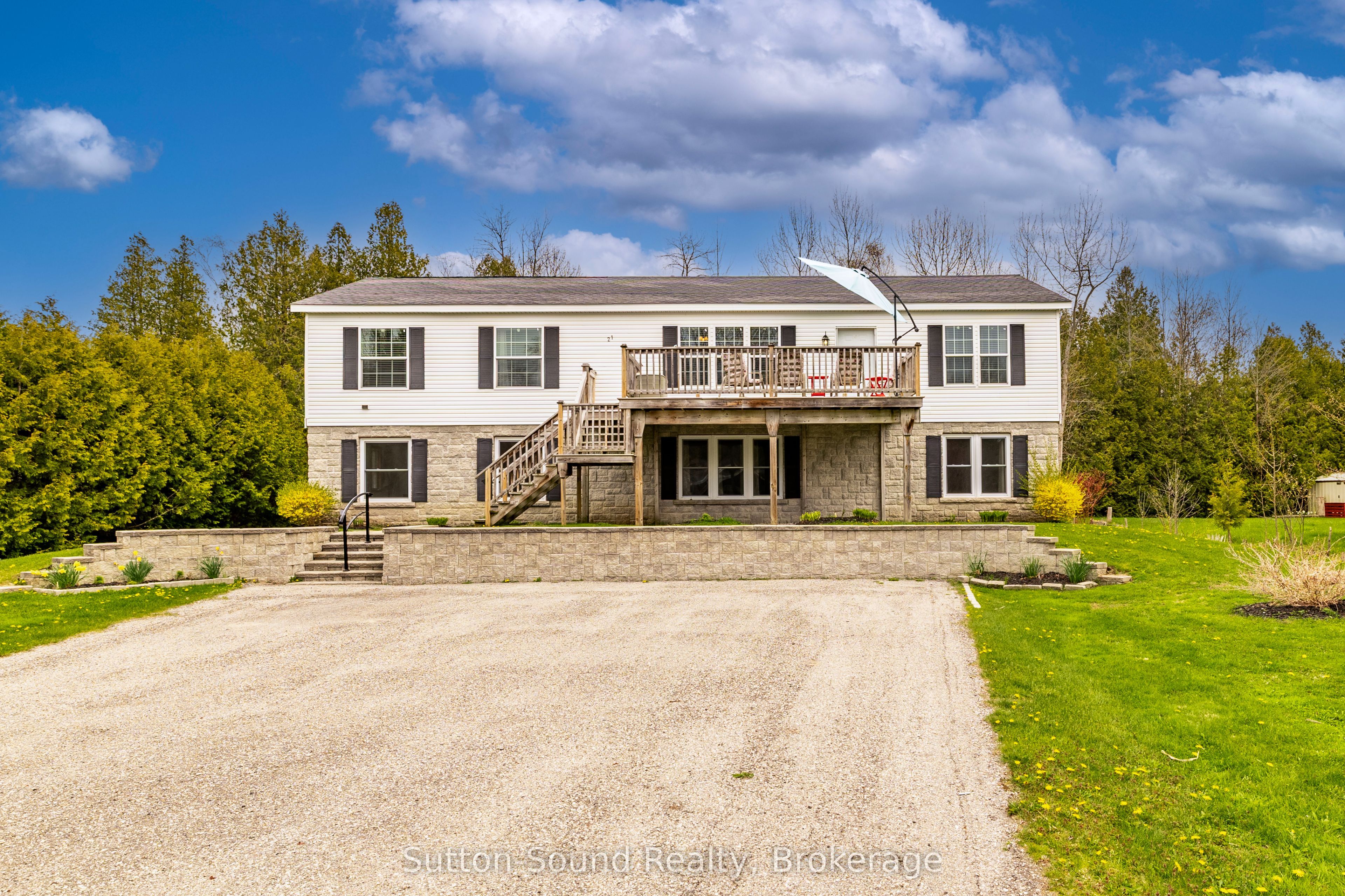 21 Cardinal Avenue, South Bruce Peninsula, ON N0H 2T0 photo 2