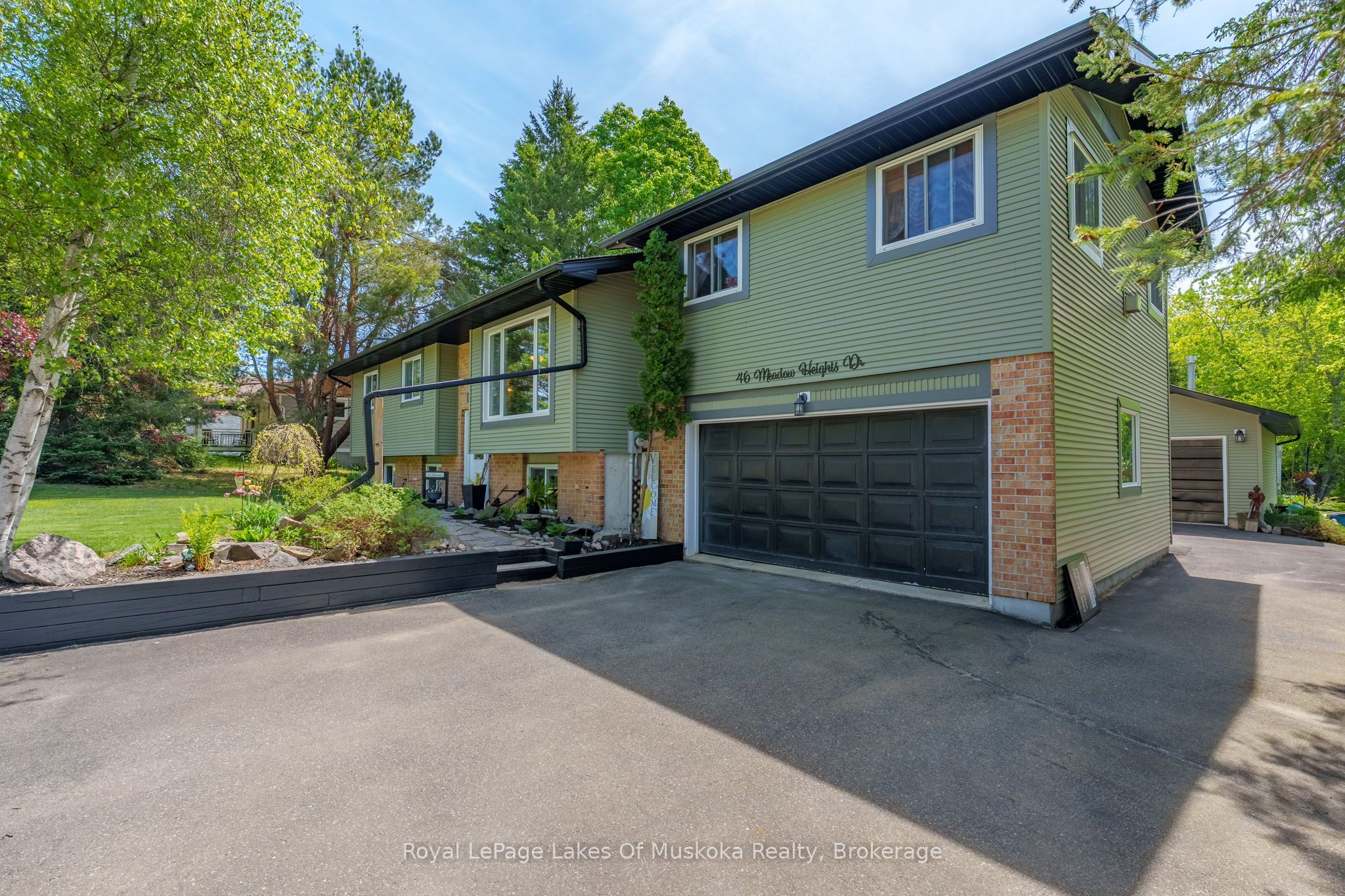 46 Meadow Heights Drive, Bracebridge, ON P1L 1A2 photo 2
