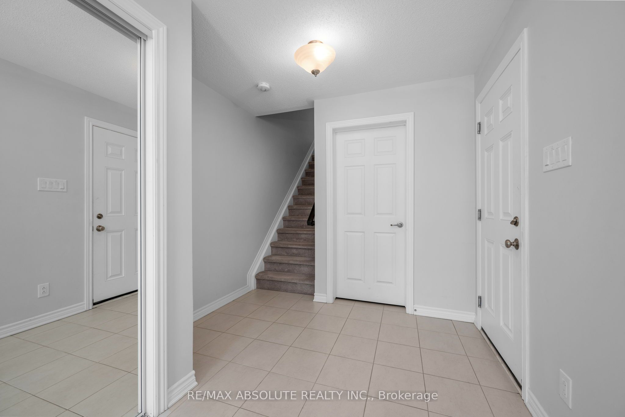 374 Willow Aster Circle, Orleans - Cumberland and Area, ON K4A 1C8 photo 3