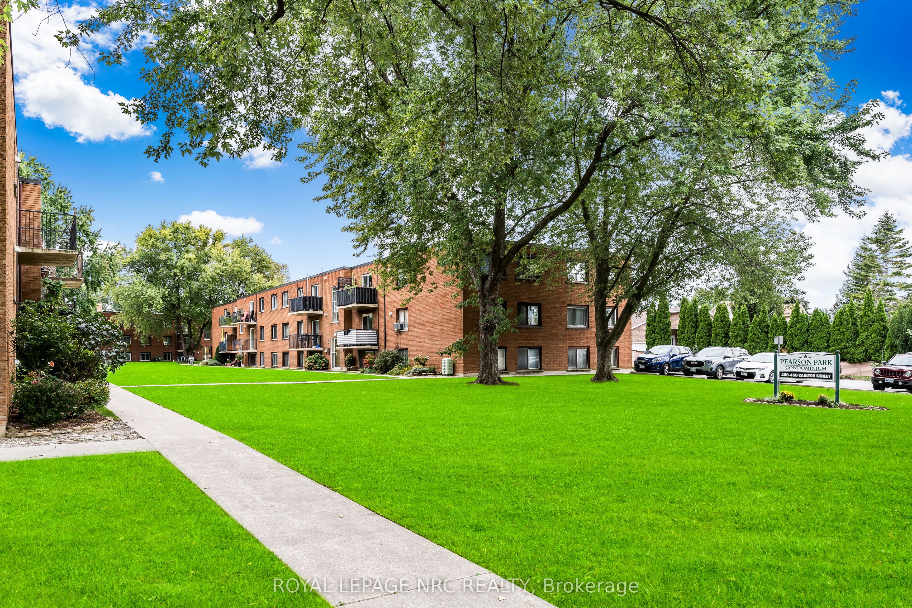 454 CARLTON Street 7, St. Catharines, ON L2M 4X1
