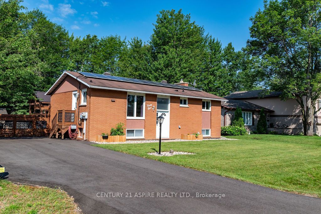 23 Roy Street, Petawawa, ON K8H 3A5