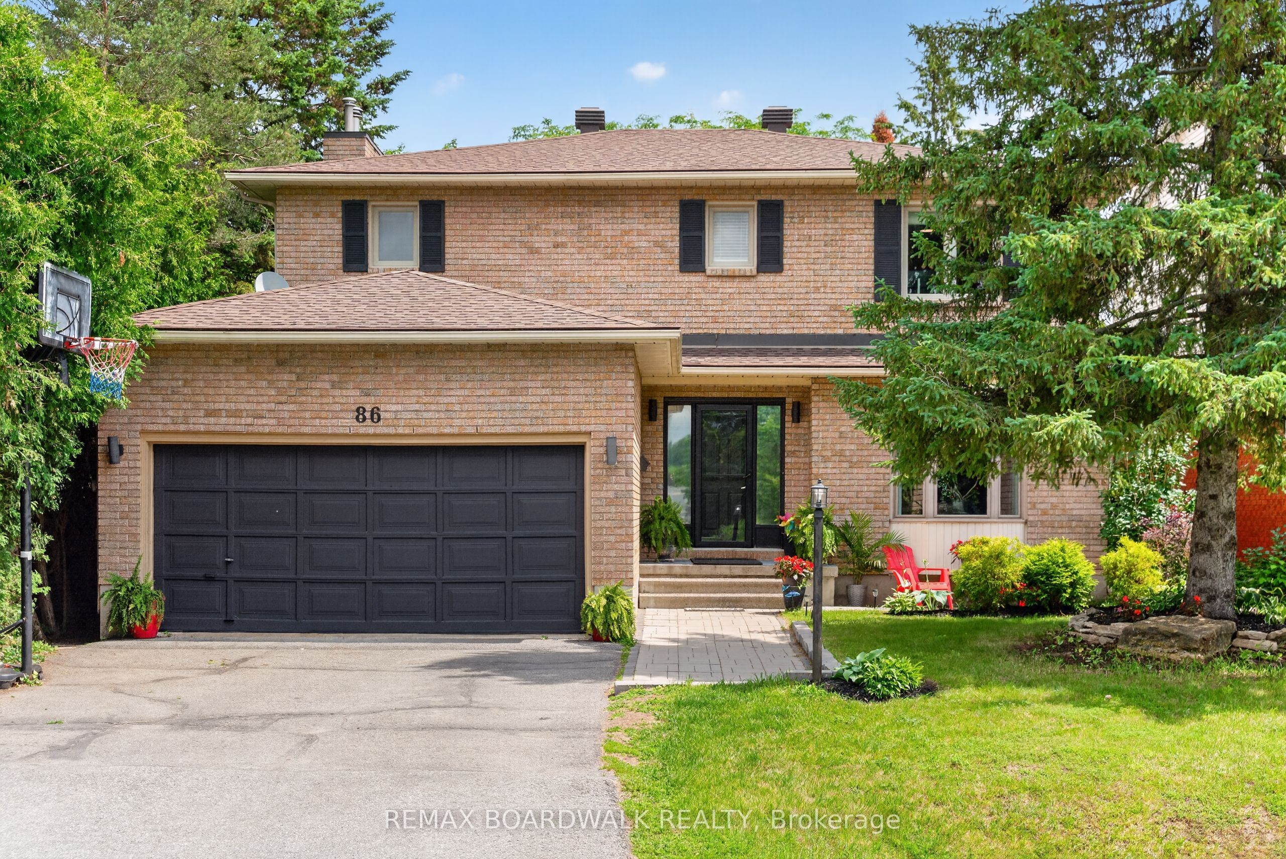 86 Vanstone Drive, Kanata, ON K2L 3T1