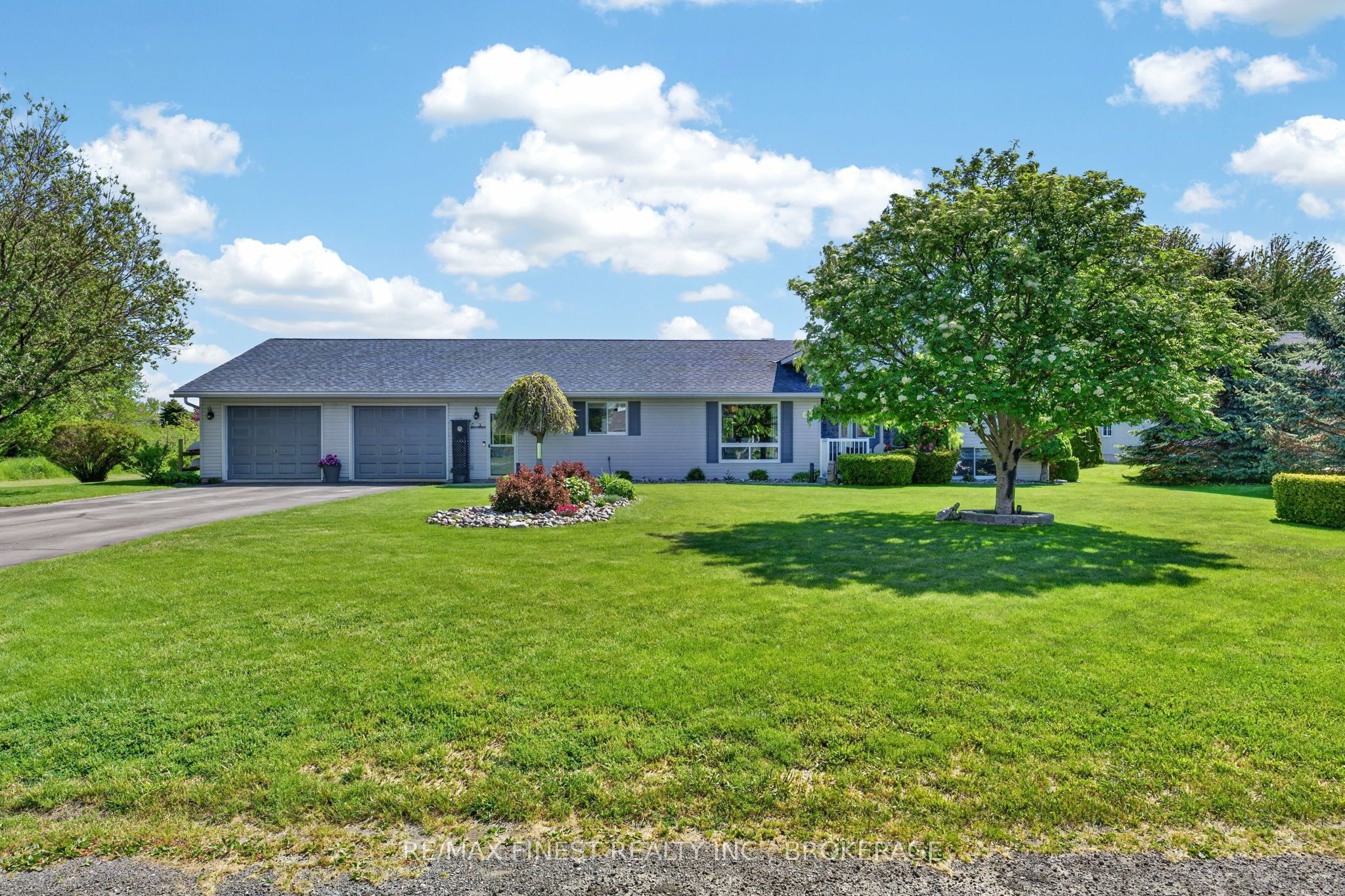 3 Mary Avenue, Prince Edward County, ON K0K 3L0