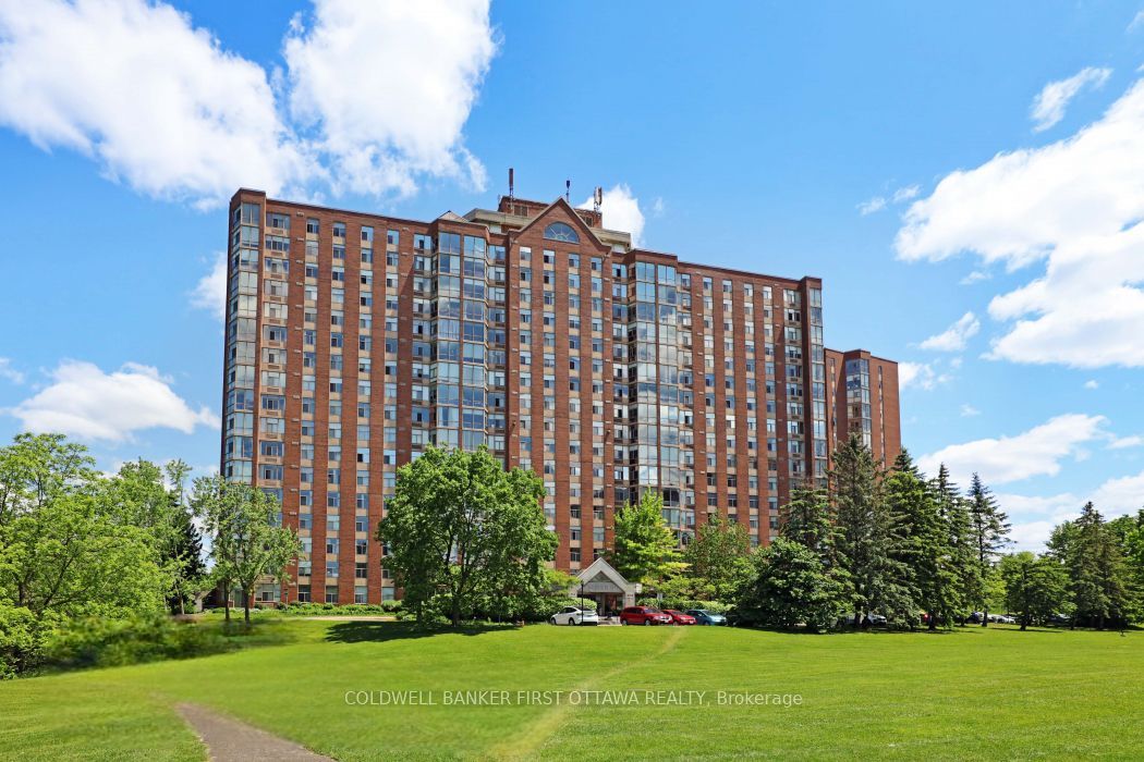 2759 CAROUSEL Crescent 307, Blossom Park - Airport and Area, ON K1T 2N5