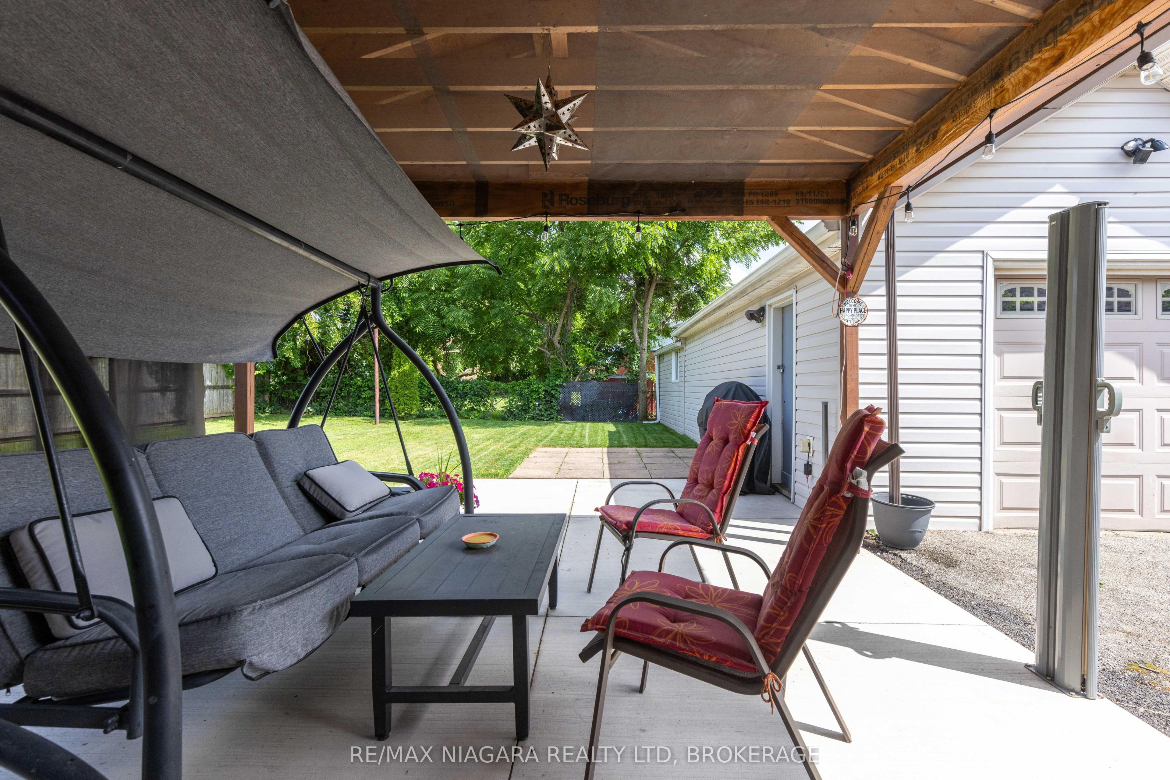 6555 Doreen Drive, Niagara Falls, ON L2E 5K6 photo 2