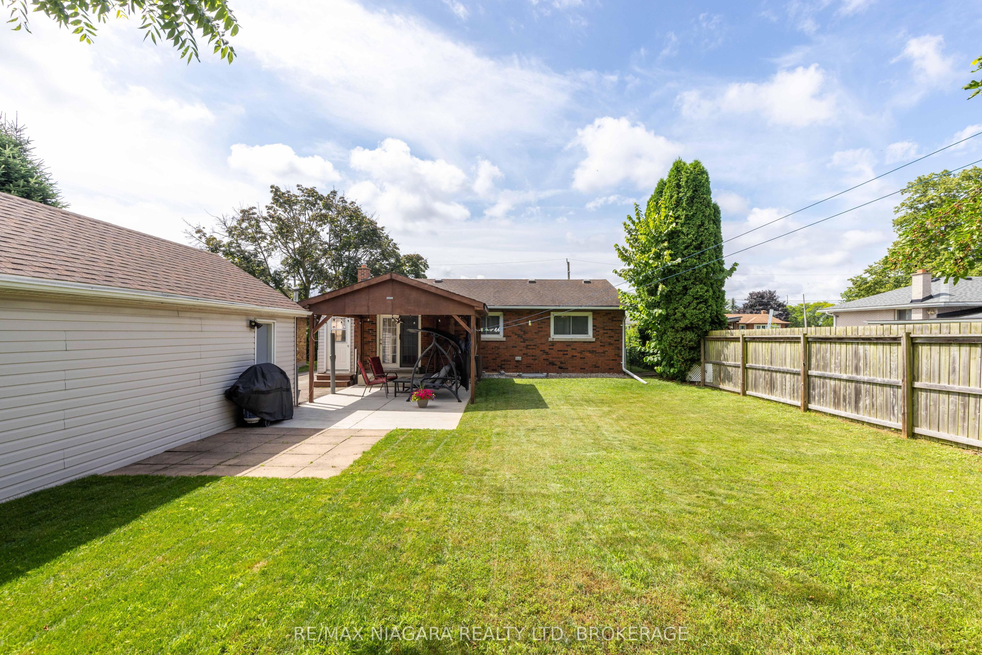 6555 Doreen Drive, Niagara Falls, ON L2E 5K6 photo 3