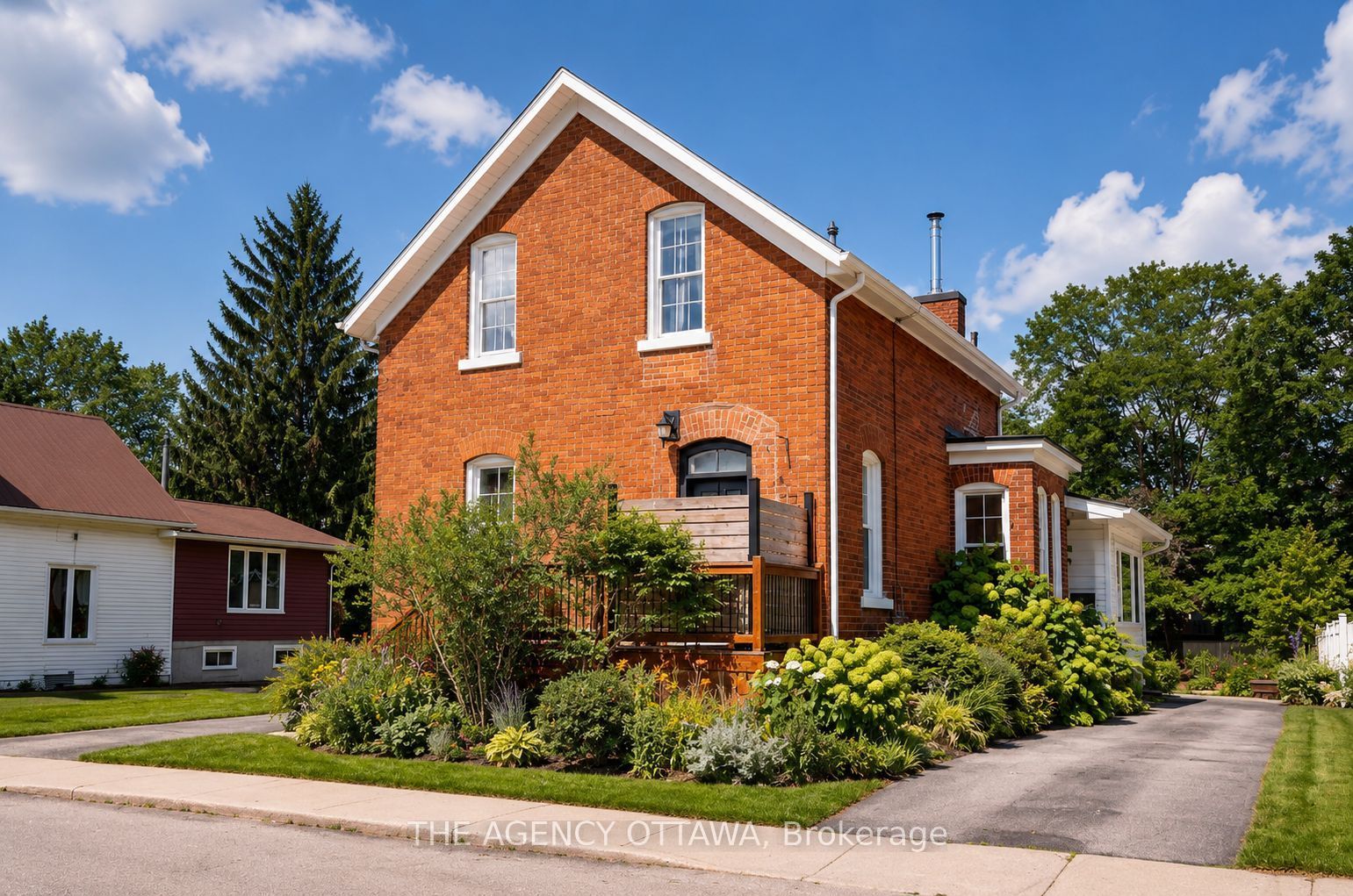 33 Napoleon Street A & B, Carleton Place, ON K7C 2X4 photo 2
