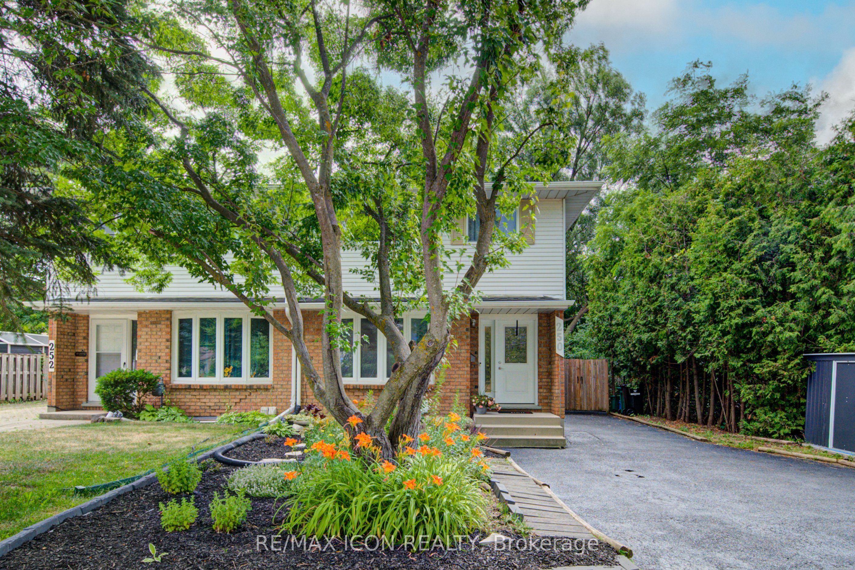 250 Dinison Crescent, Kitchener, ON N2E 3G8 photo 3