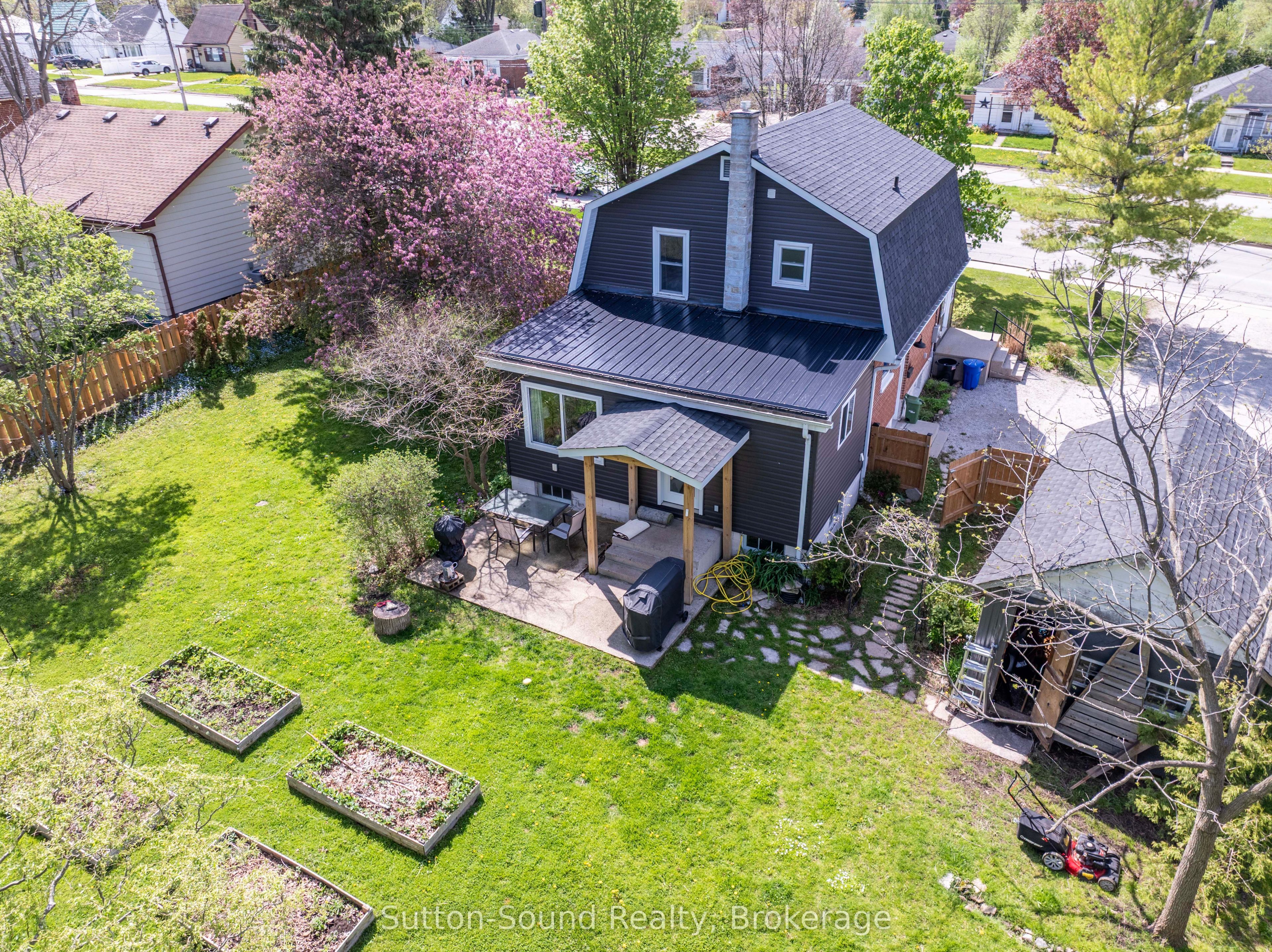 740 6th Street E, Owen Sound, ON N4K 1G7 photo 3