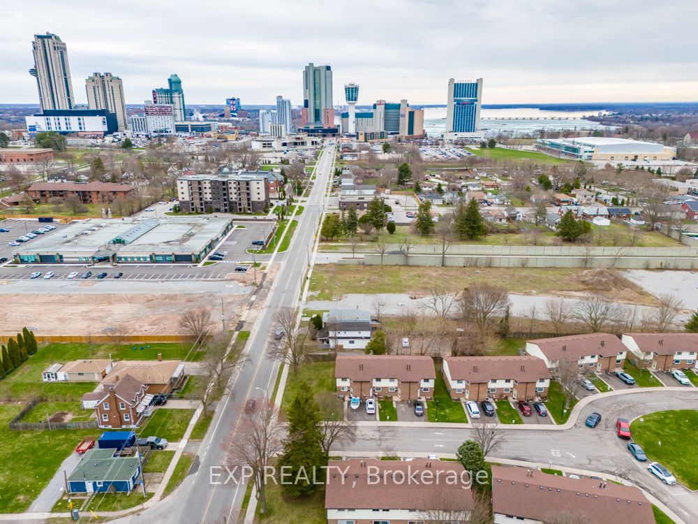 5938 Dunn Street, Niagara Falls, ON L2G 2P1 photo 3