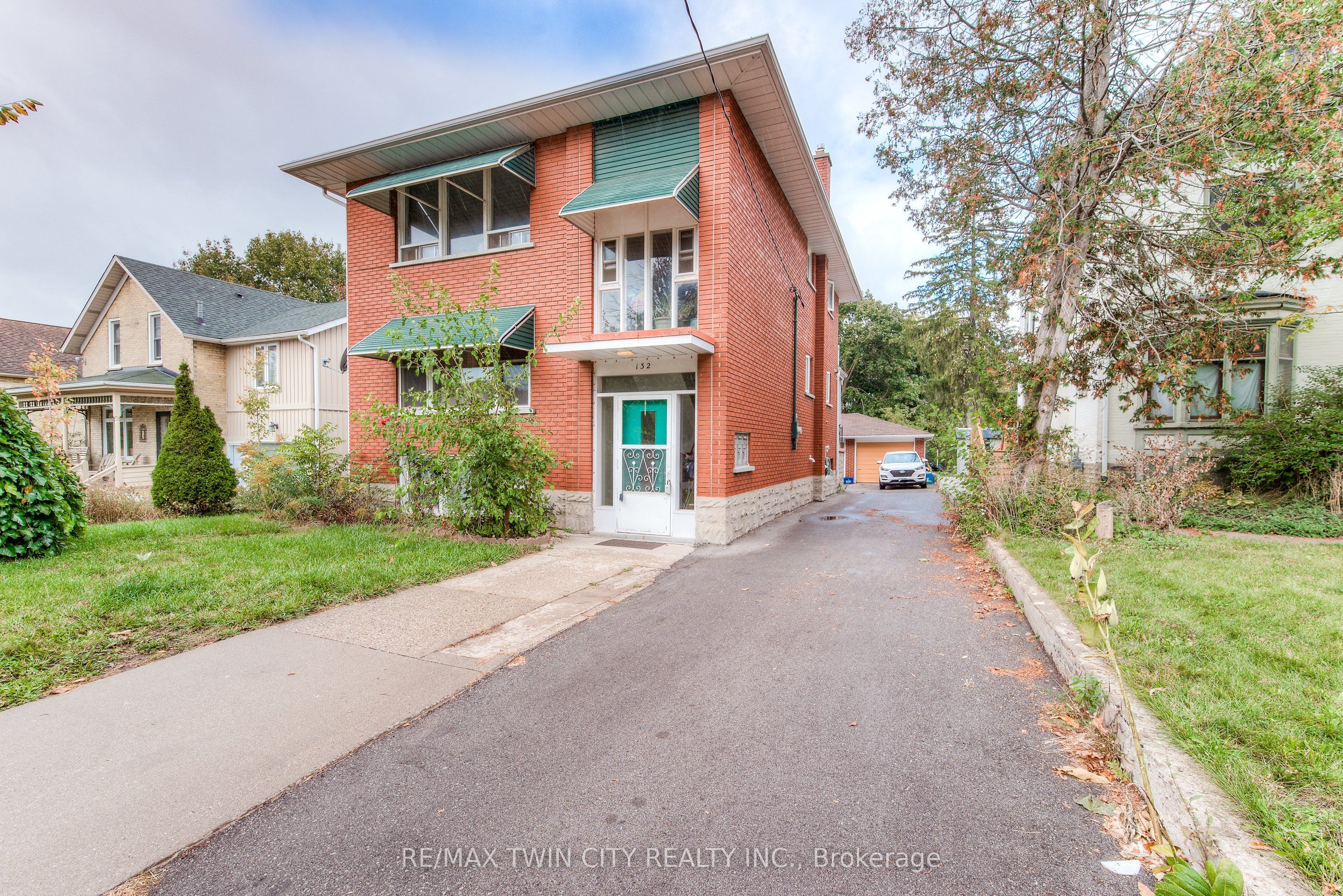132 Allen Street E 1, Waterloo, ON N2J 1J4 photo 3