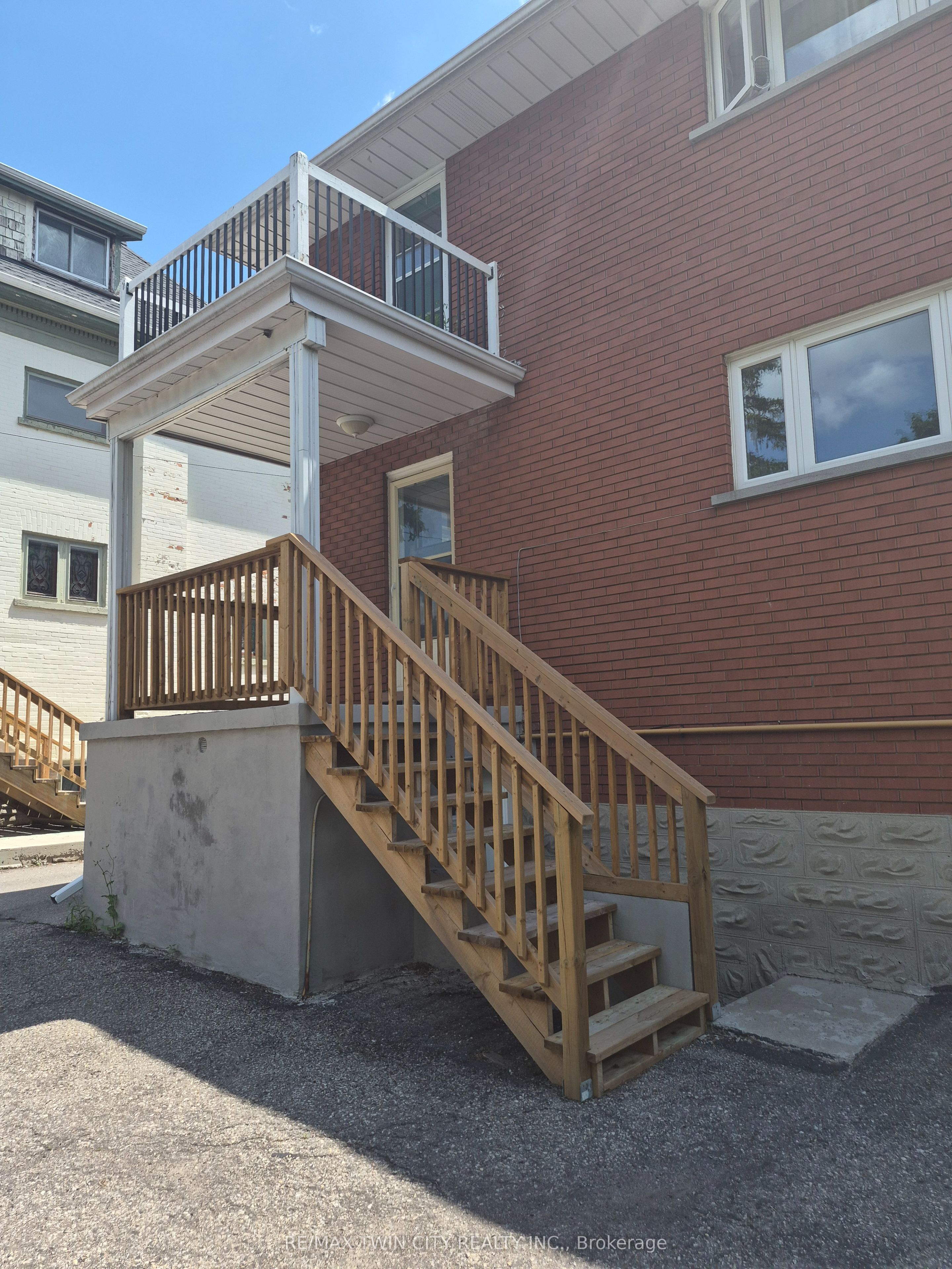 132 Allen Street E 1, Waterloo, ON N2J 1J4 photo 5