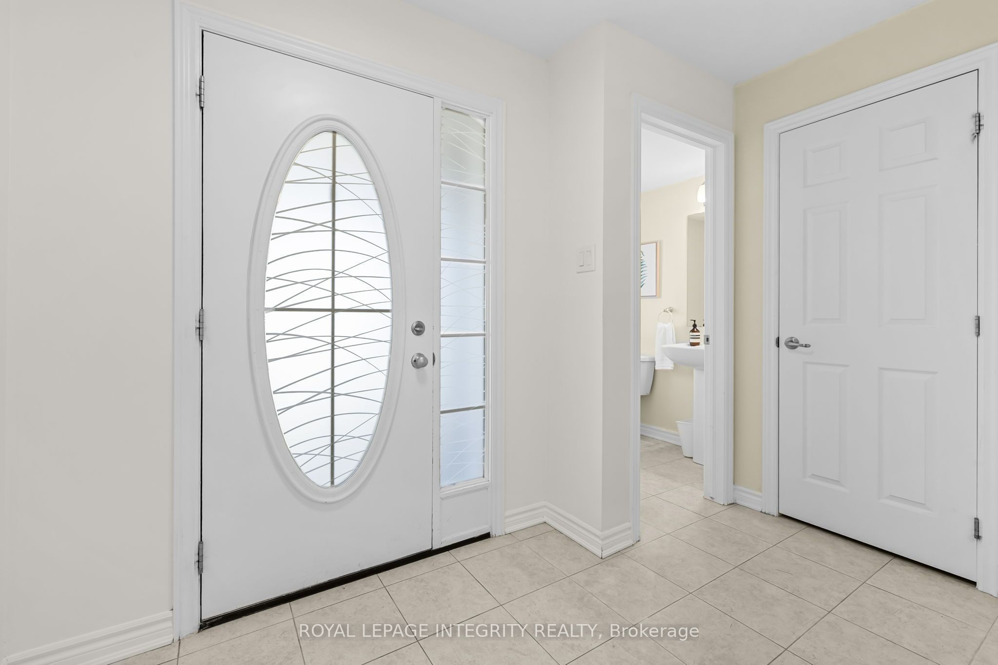 1002 Laburnum Walk, Kanata, ON K2V 0N4 photo 3