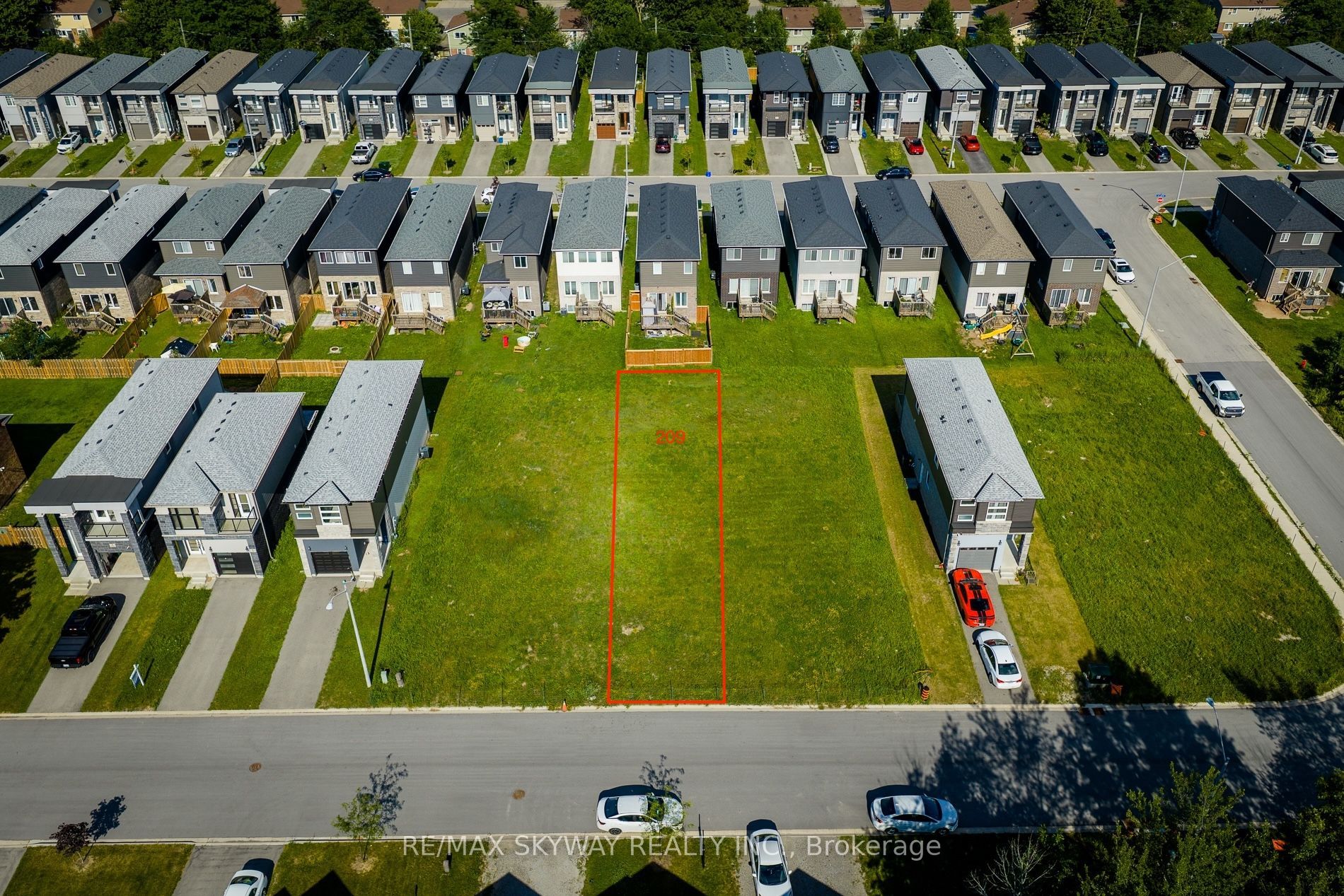 209 Iva Street, Welland, ON L3C 3B9