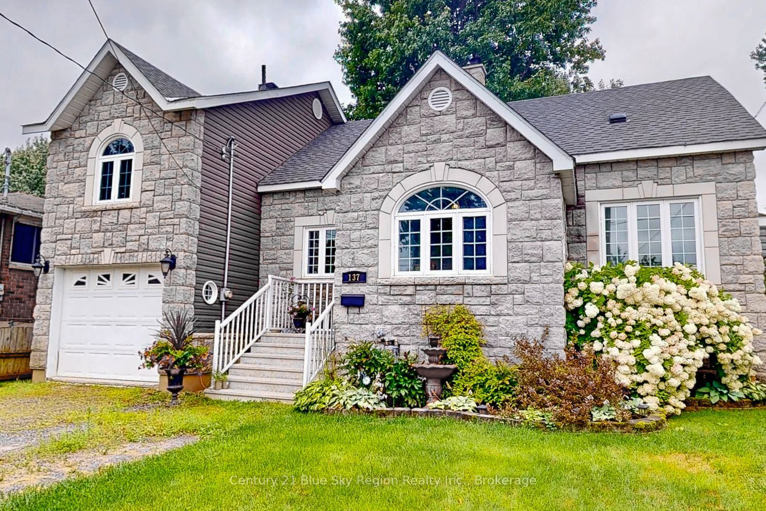 137 Whitney Avenue, North Bay, ON P1A 1Y7 photo 2