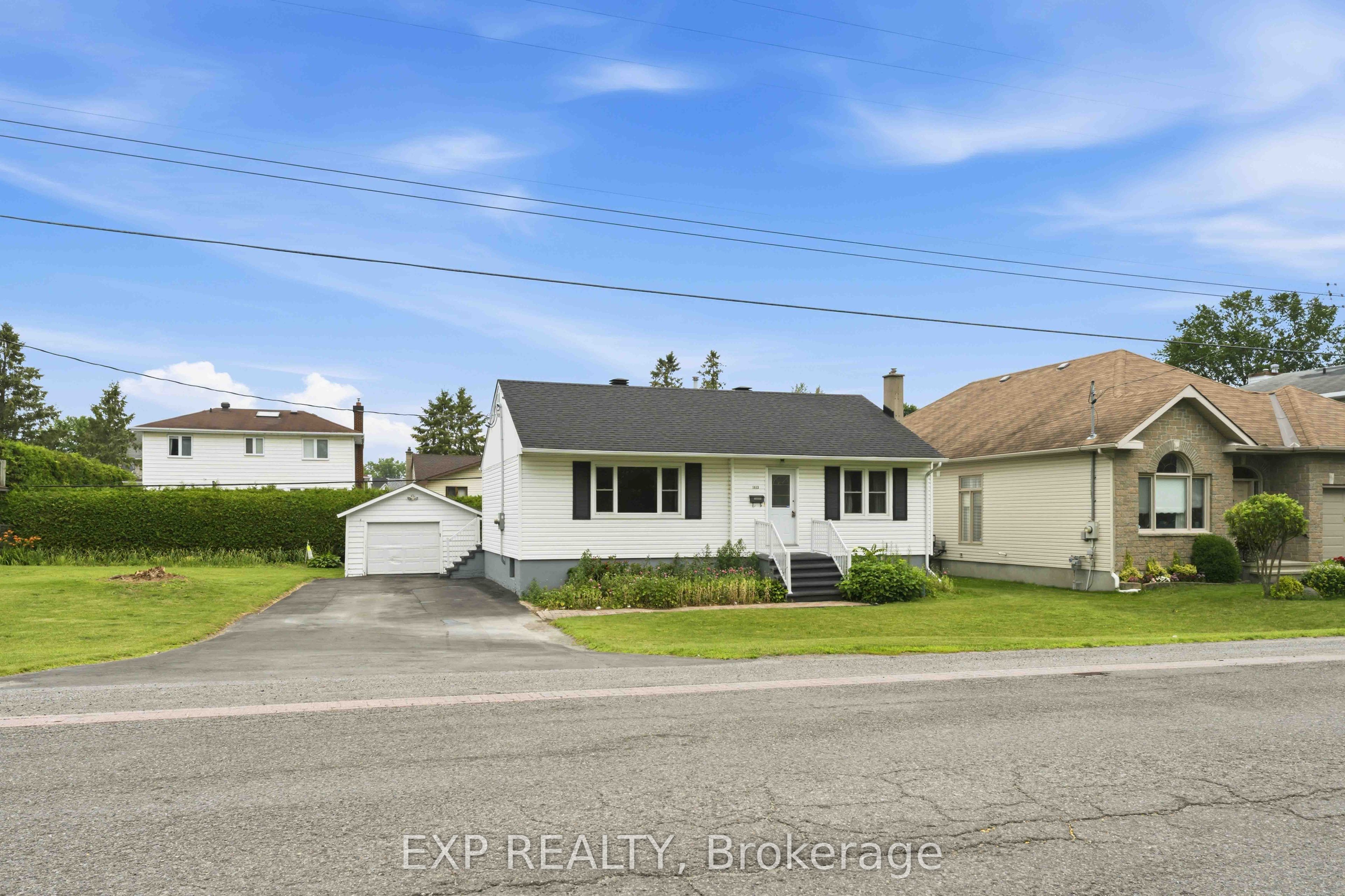 1613 Queensdale Avenue, Blossom Park - Airport and Area, ON K1T 1J4 photo 2