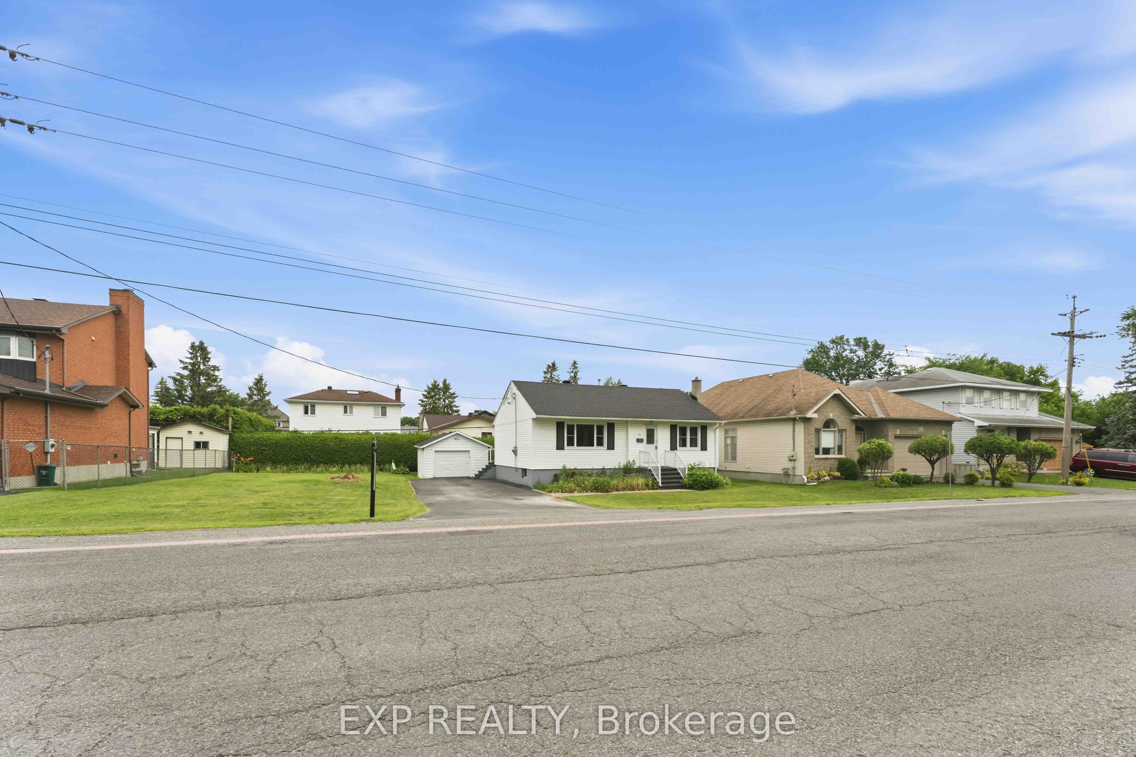 1613 Queensdale Avenue, Blossom Park - Airport and Area, ON K1T 1J4 photo 3