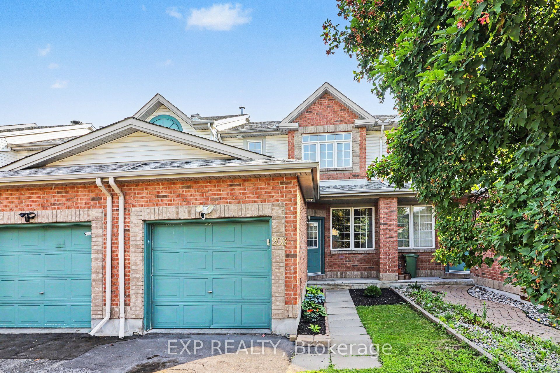203 Duntroon Circle, Hunt Club - South Keys and Area, ON K1T 4C9 photo 3
