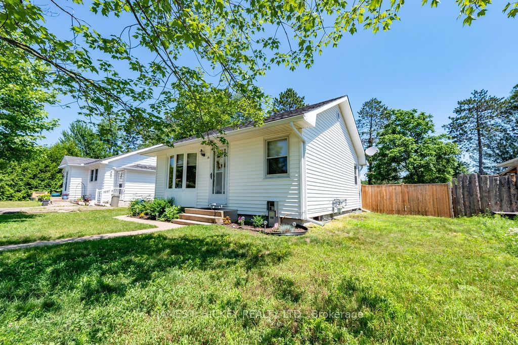15 Summit Street, Deep River, ON K0J 1P0 photo 2