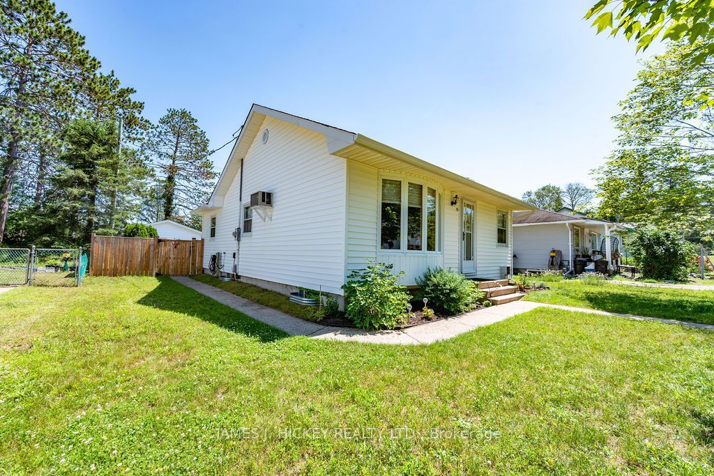 15 Summit Street, Deep River, ON K0J 1P0 photo 3