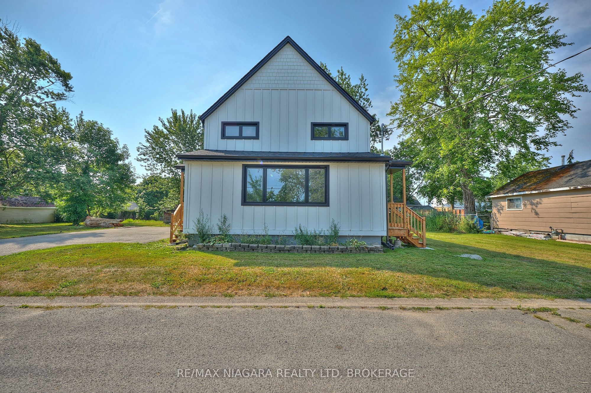 19 Maccabee Avenue Lower, Fort Erie, ON L2A 1C7 photo 3