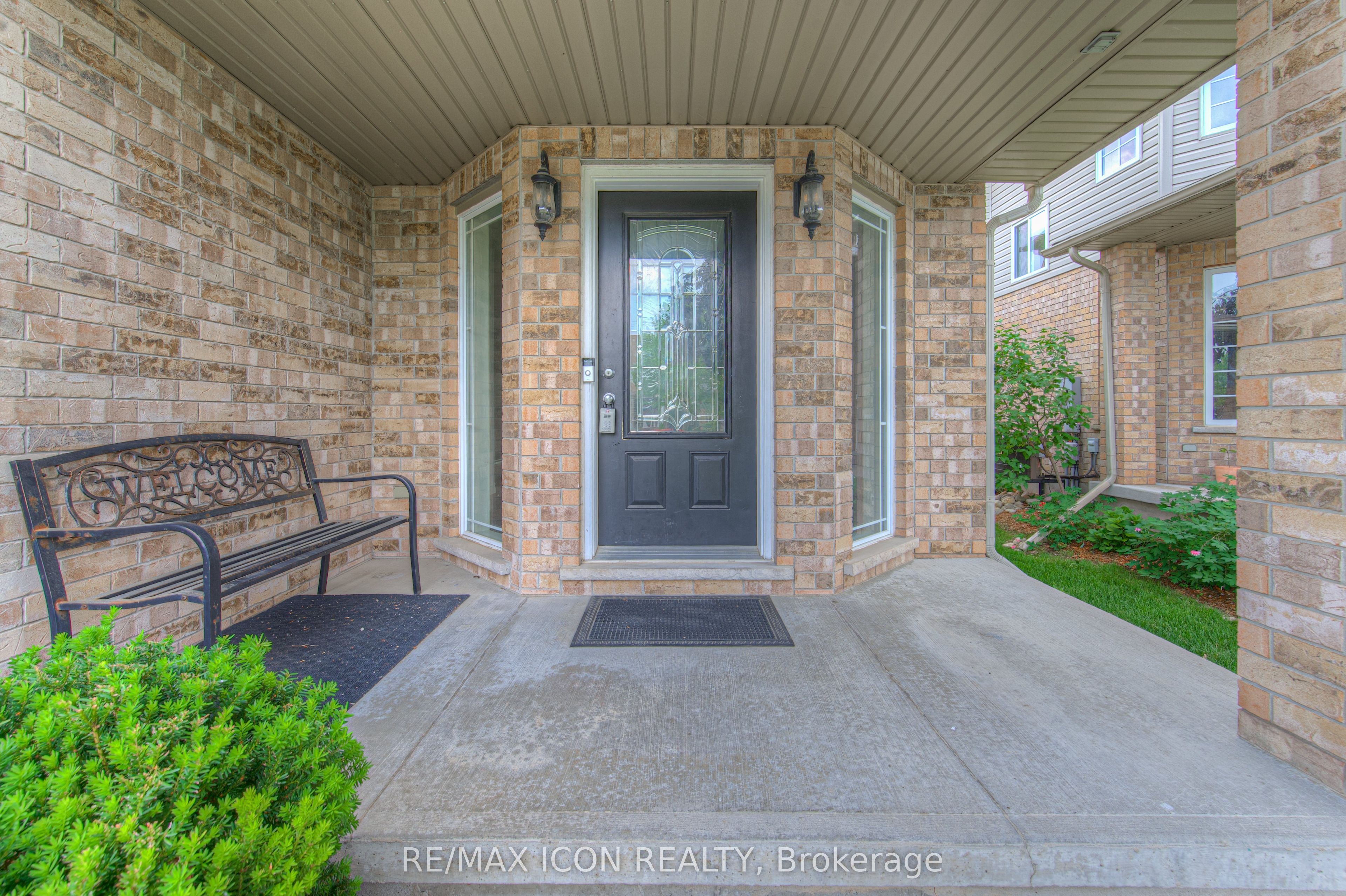 139 Pebblecreek Drive, Kitchener, ON N2A 4M4 photo 3