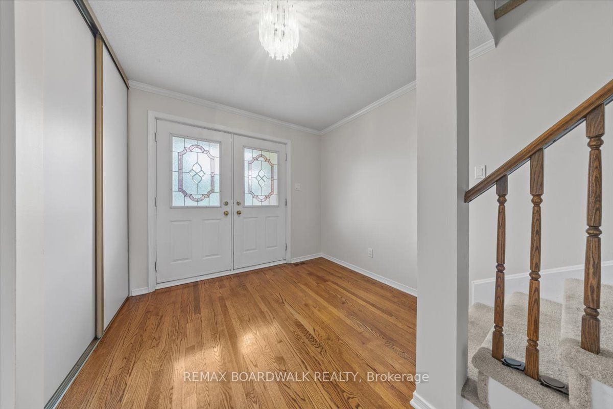42 Pickwick Drive, Barrhaven, ON K2J 3E7 photo 5