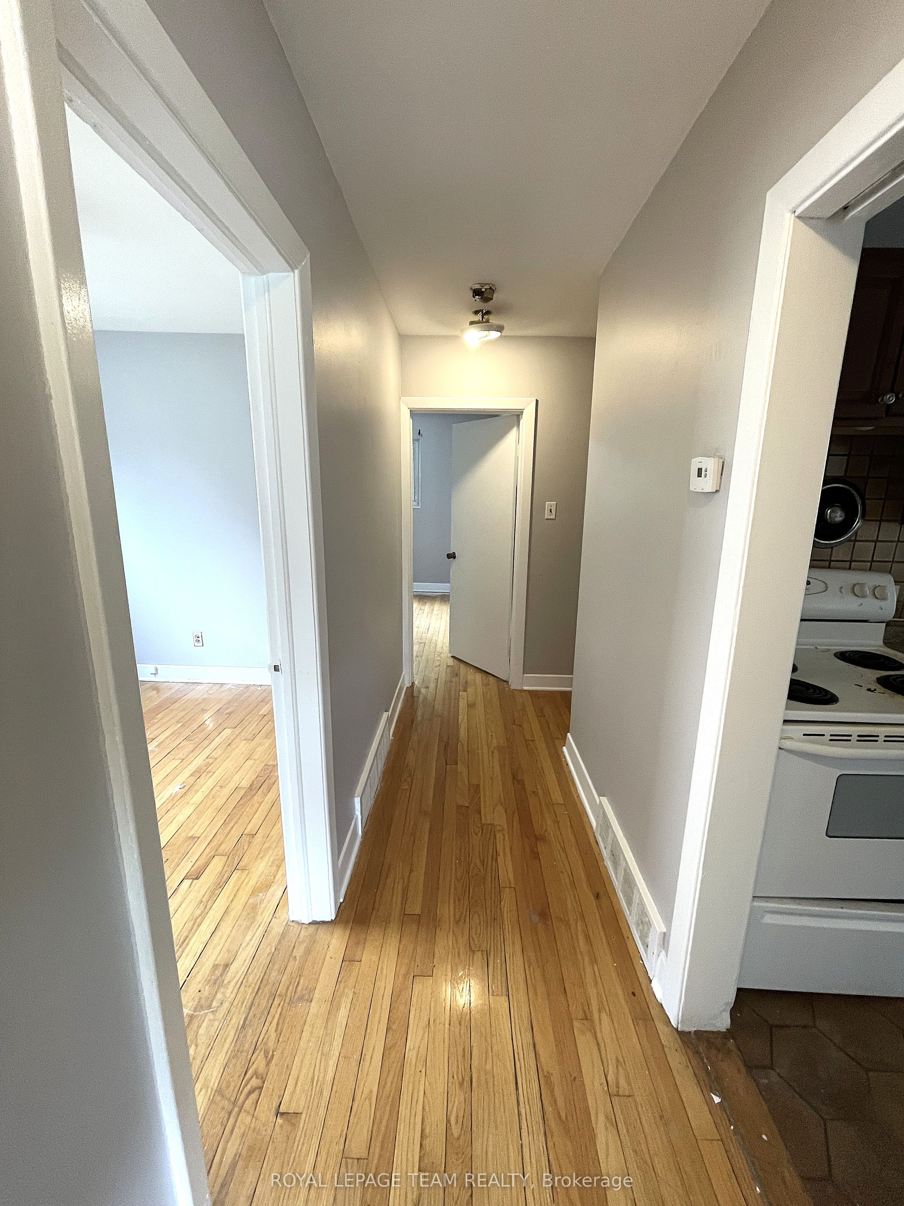 1354 Kingston Avenue 2, Carlington - Central Park, ON K1Z 8L2 photo 5
