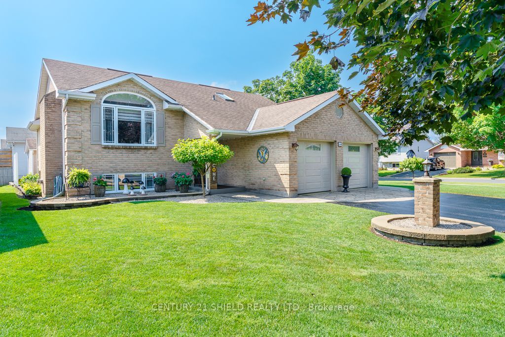 1840 Belvedere Crescent, Cornwall, ON K6H 7C6 photo 2