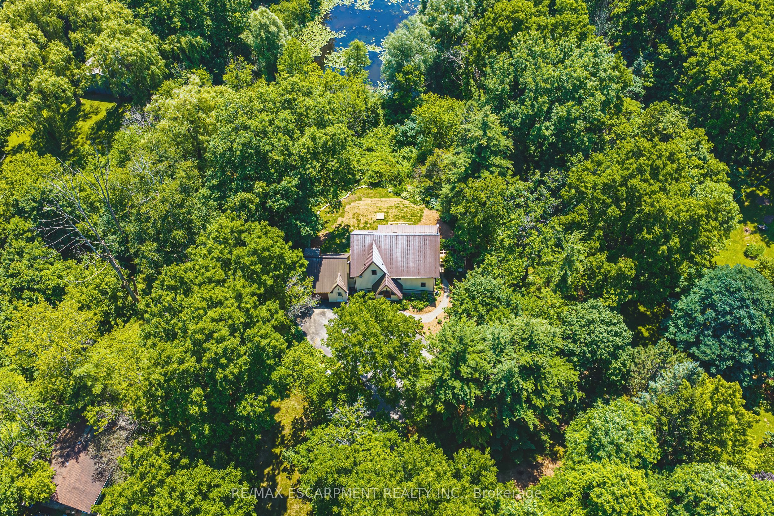 1548 Mineral Springs Road, Hamilton, ON L9H 5E3 photo 4