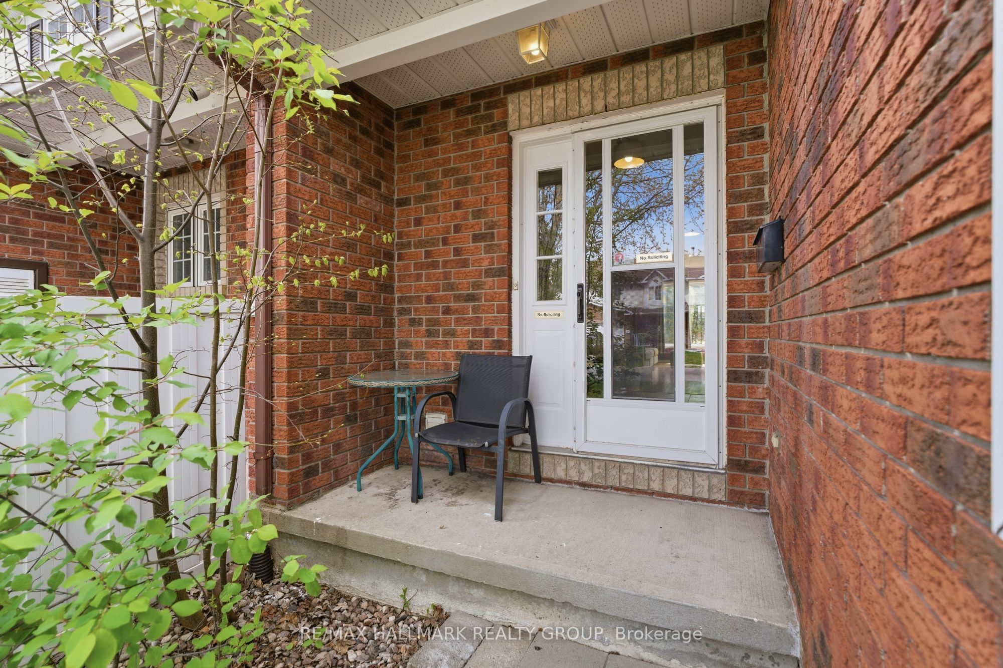 902 Paradise Crescent, Orleans - Cumberland and Area, ON K4A 3S5 photo 3