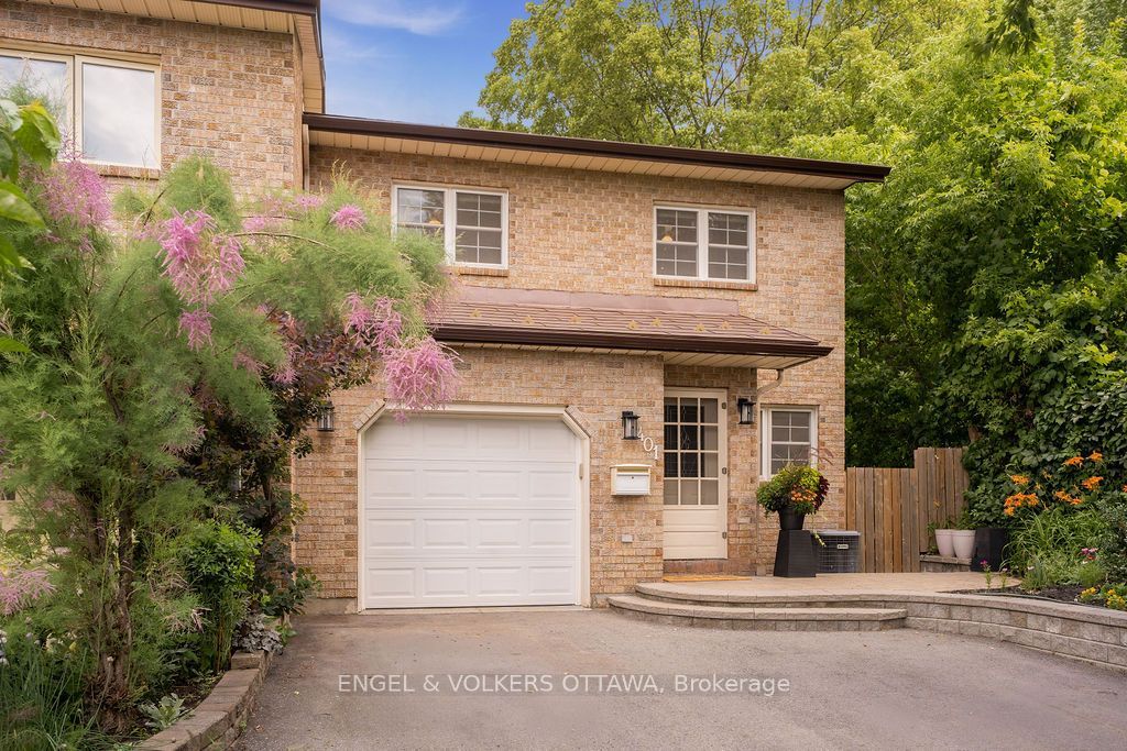 401 St. Denis Street, Vanier and Kingsview Park, ON K1L 5H8 photo 2