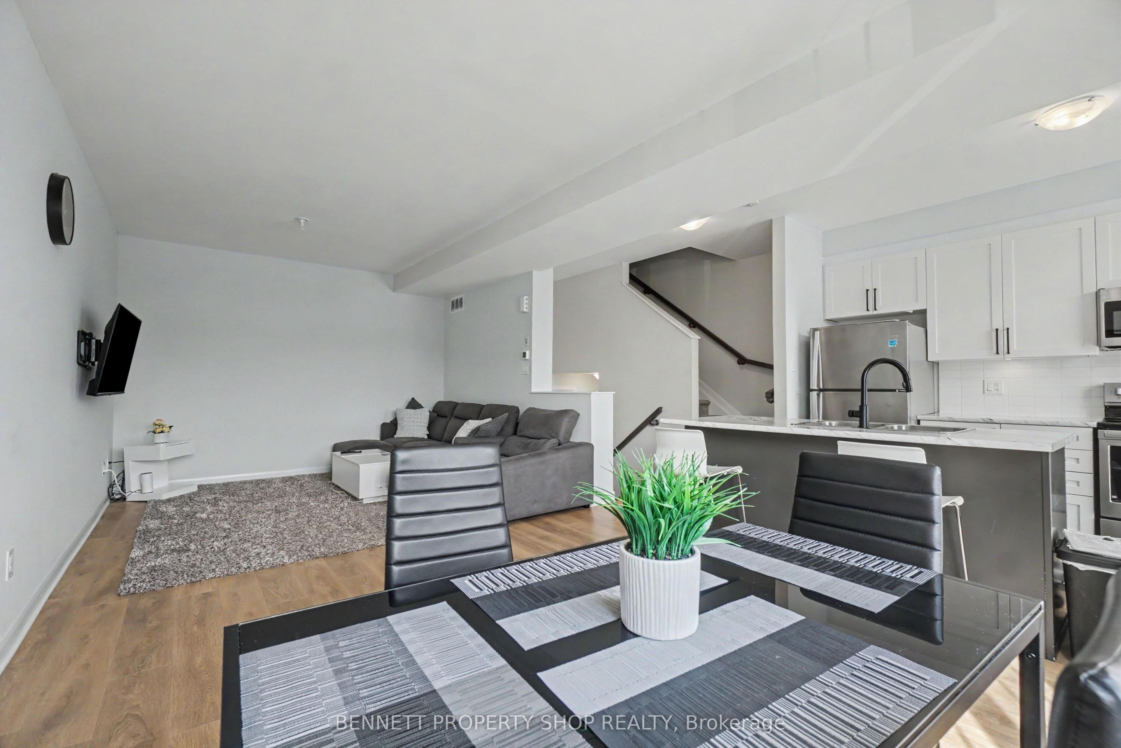 127 Attwell Private, Kanata, ON K2K 0P6 photo 4