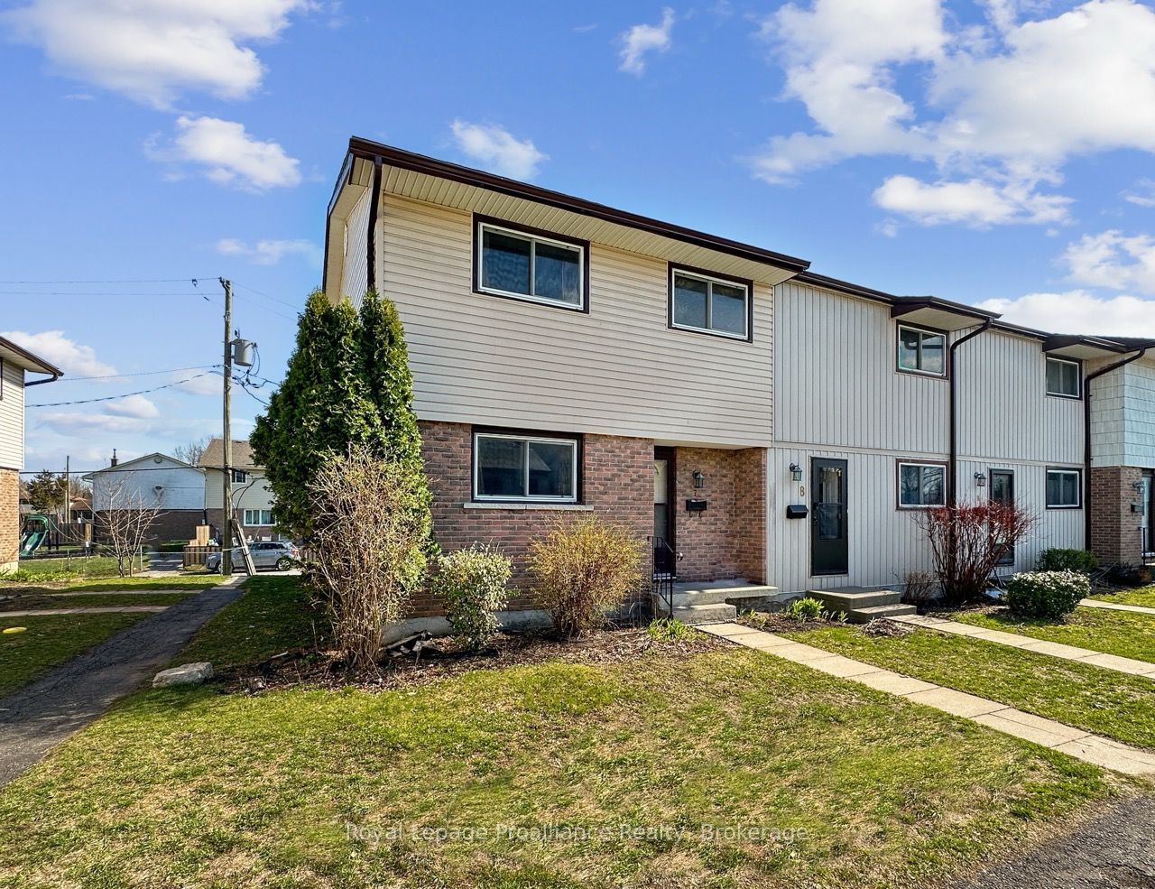 7 Tiffany Place, Quinte West, ON K8V 6A3 photo 2
