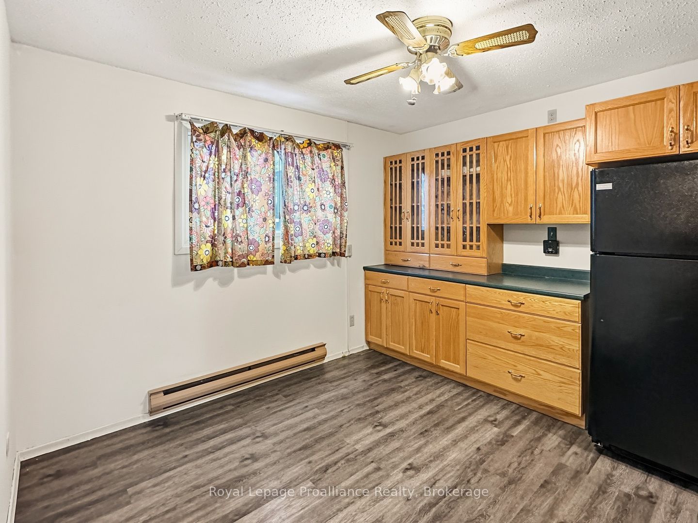 7 Tiffany Place, Quinte West, ON K8V 6A3 photo 4