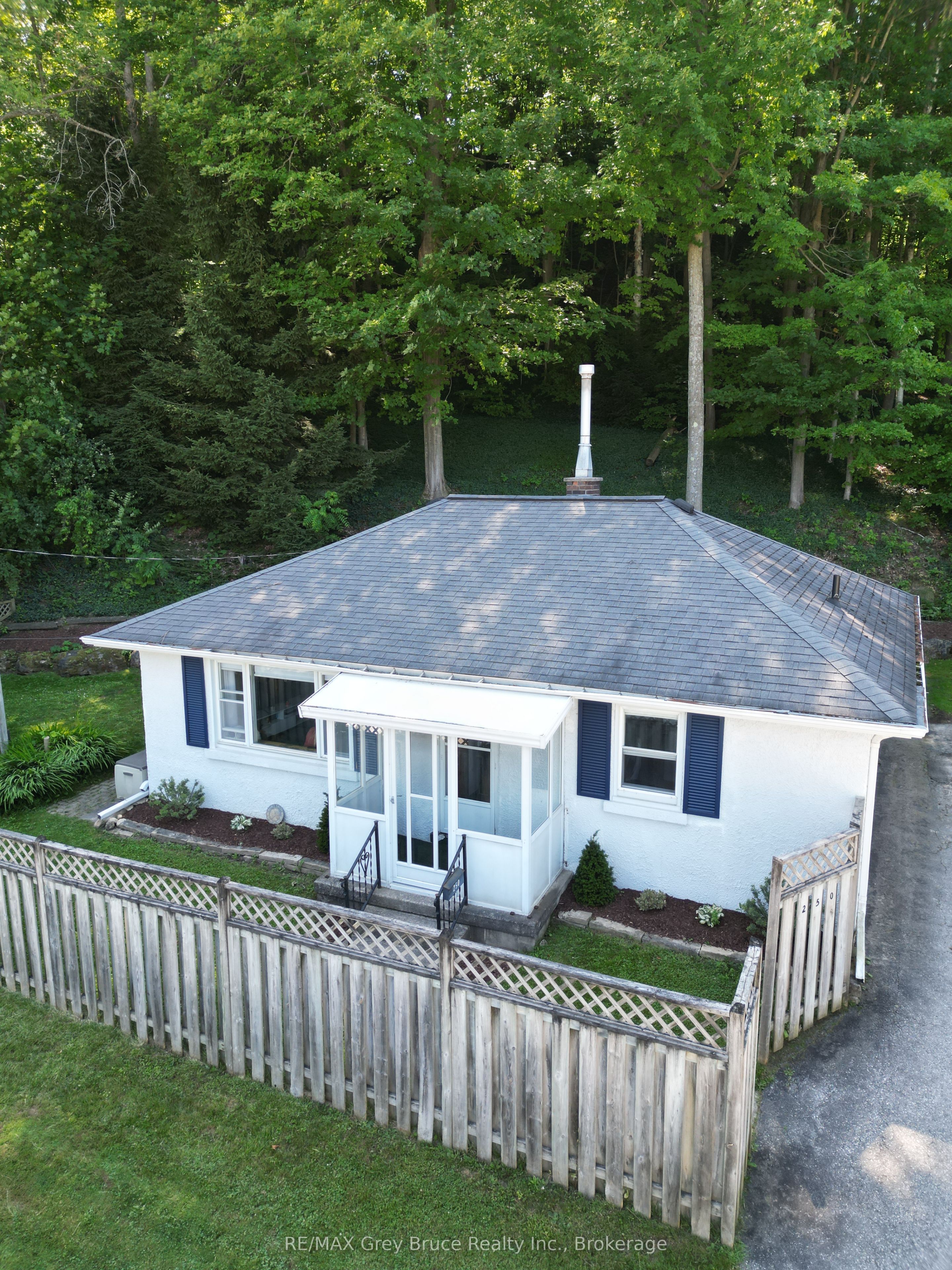 250 2nd Avenue E, Owen Sound, ON N4K 2E6