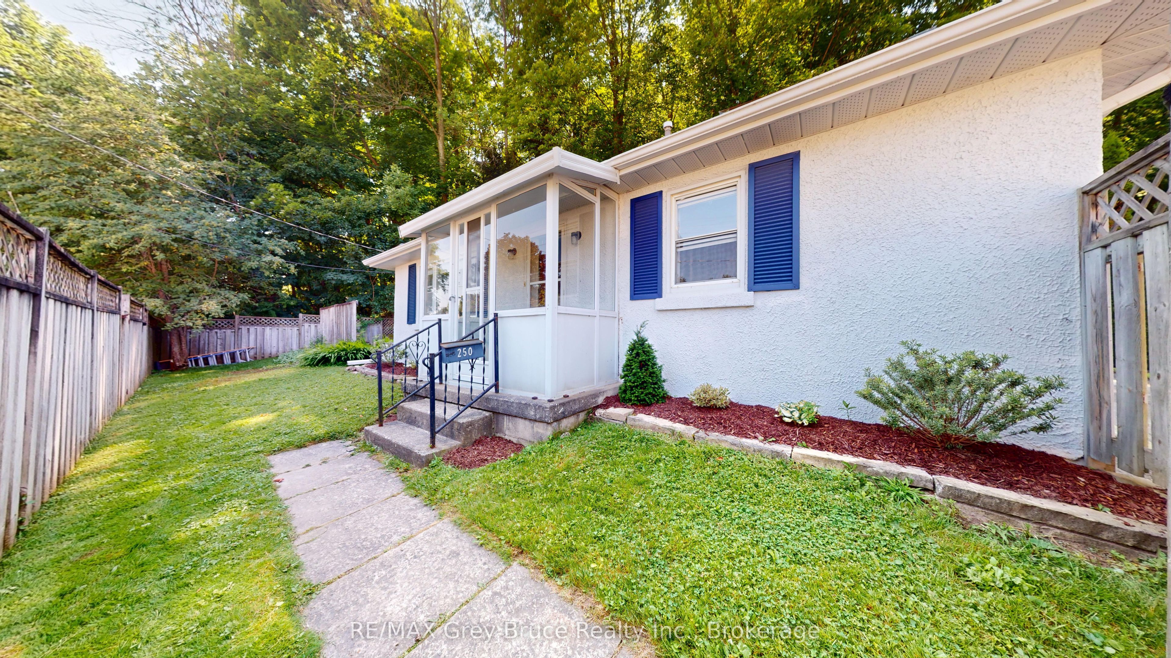 250 2nd Avenue E, Owen Sound, ON N4K 2E6 photo 4