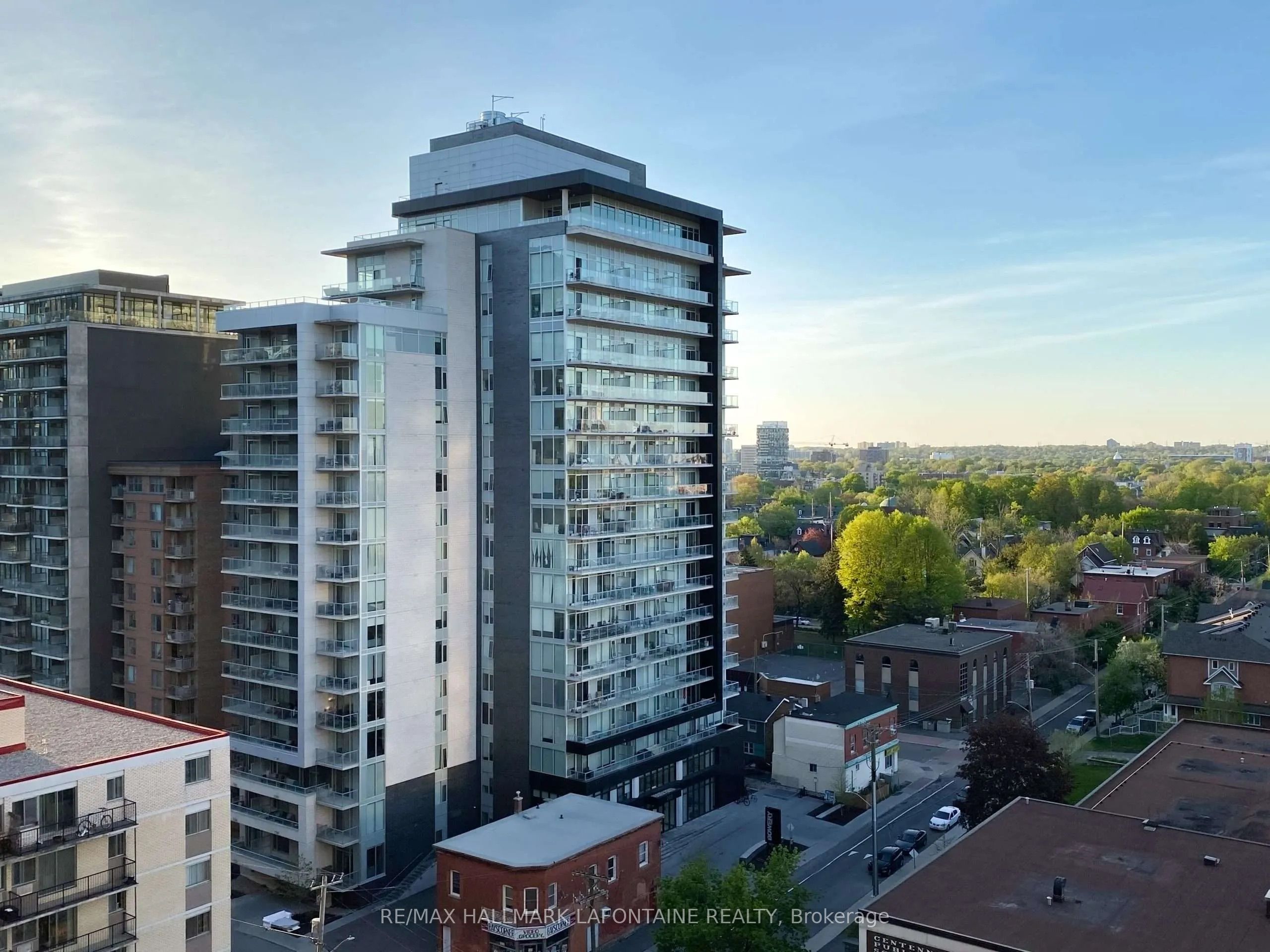 255 Bay Street 207, Ottawa Centre, ON K1R 0C5 photo 2