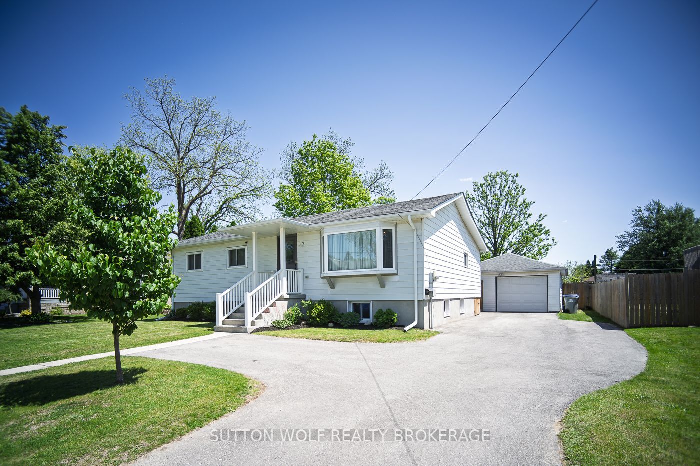 112 Metcalfe Street E, Strathroy-Caradoc, ON N7G 1P3 photo 2