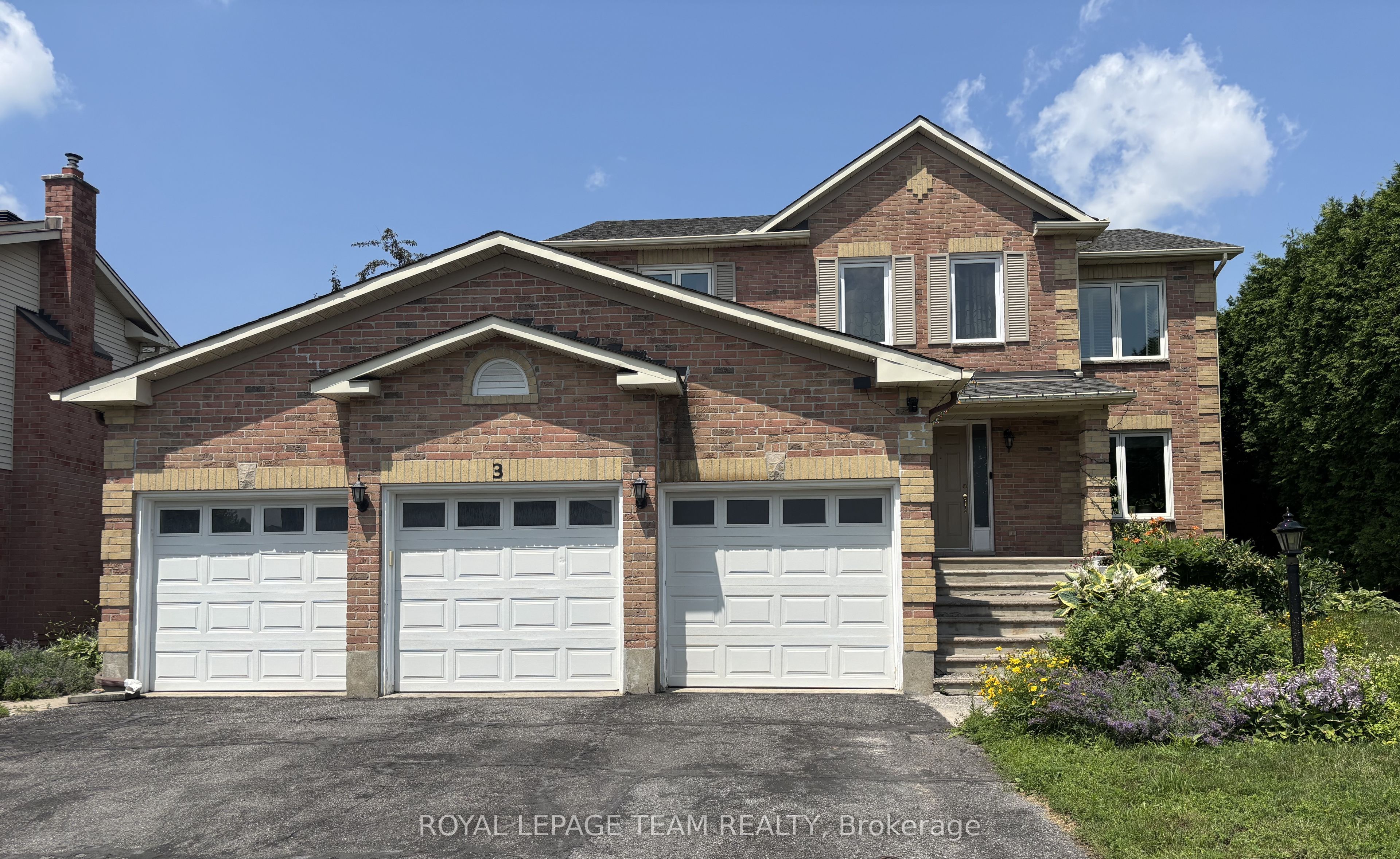 3 Tower Hill Crescent, Kanata, ON K2M 1R4