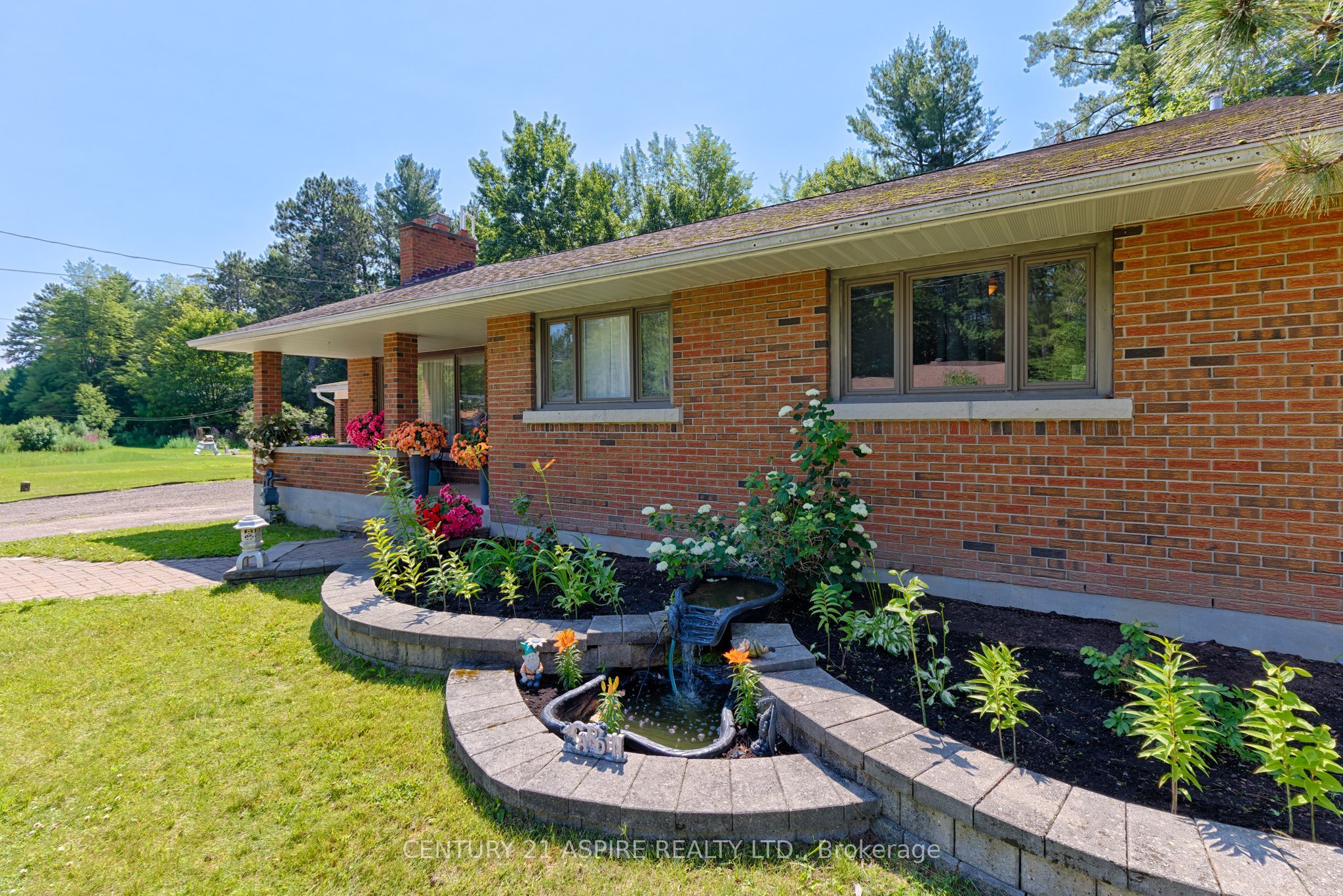 20 Kramer Avenue, Petawawa, ON K8H 2A2 photo 4