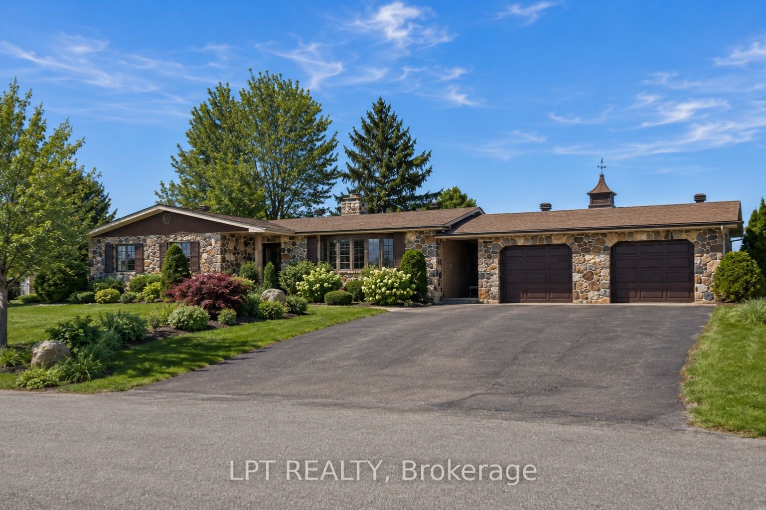 10 Orchard Street, Hawkesbury, ON K6A 2V7