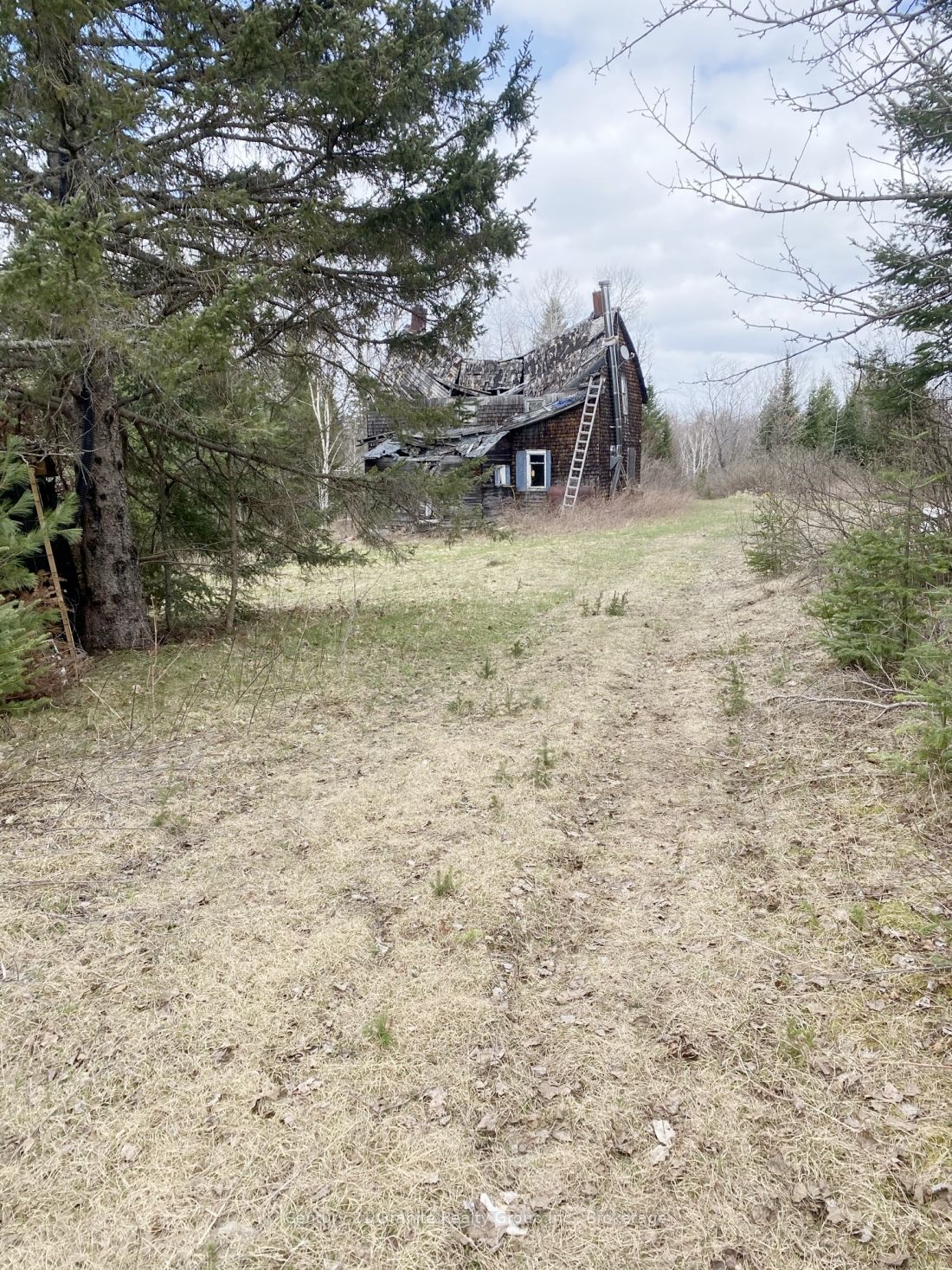 2057 MADAWASKA Road, Hastings Highlands, ON K0L 2S0 photo 3