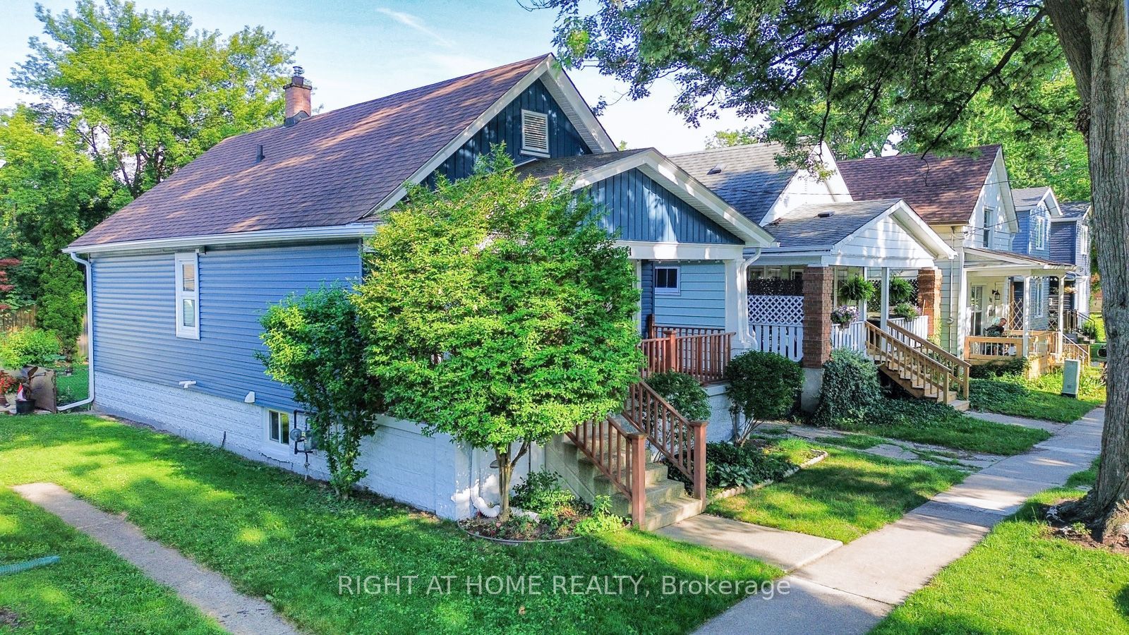 114 N College Avenue, Sarnia, ON N7T 6A9 photo 2