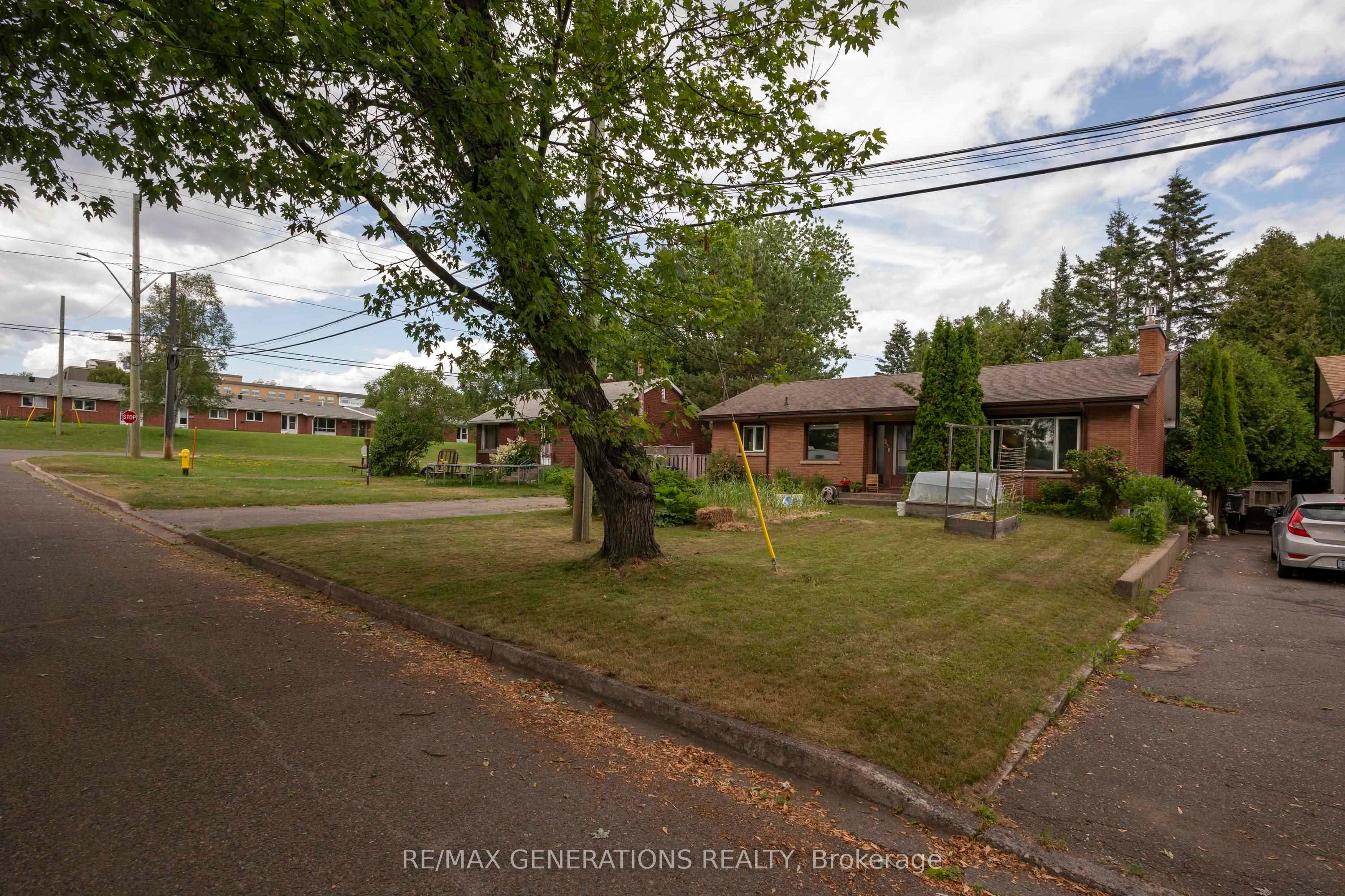 238 NELSON Street, Thunder Bay, ON P7A 2L7 photo 3