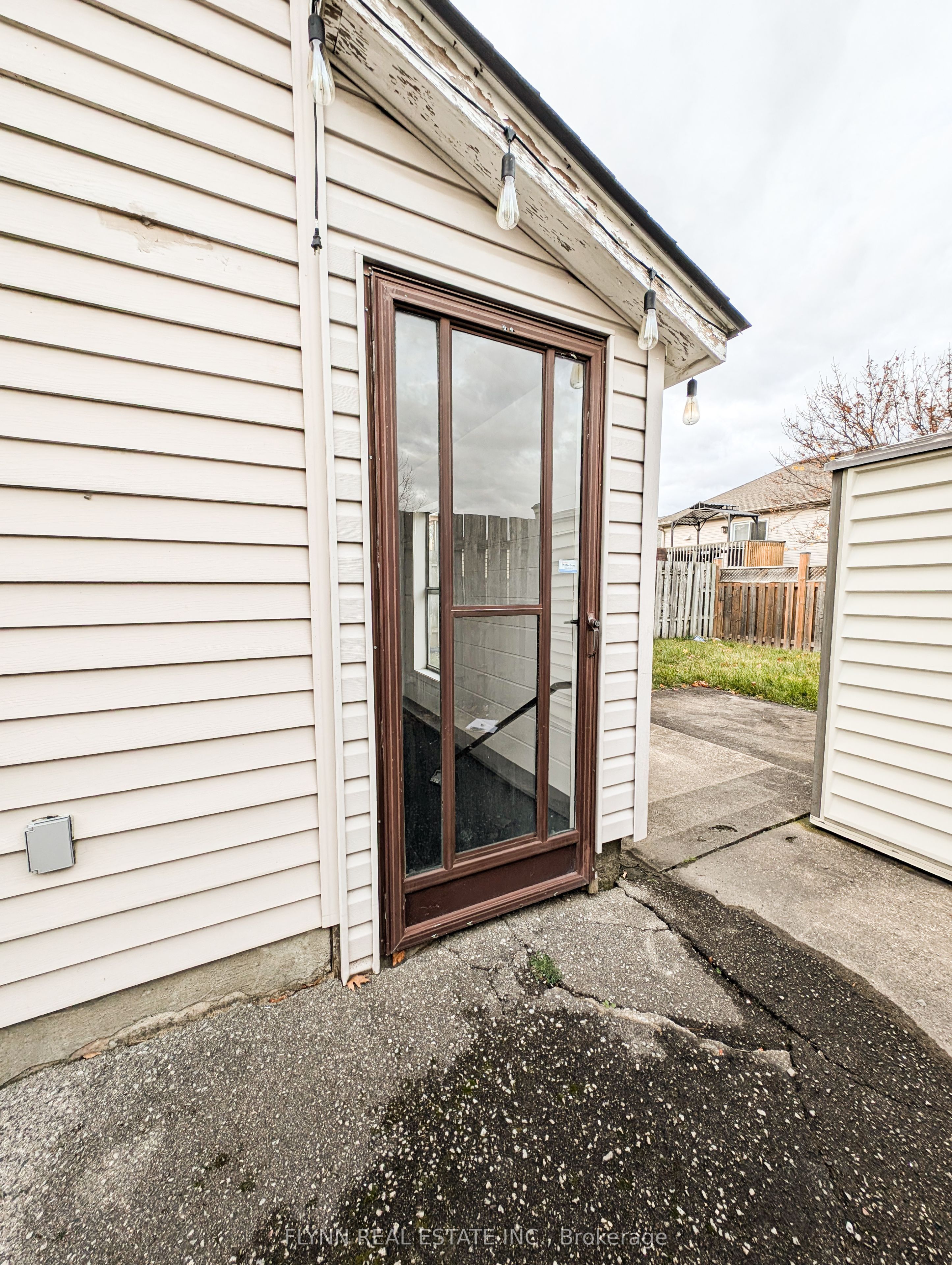 164 WINDSOR Street 2, Welland, ON L3C 6T6