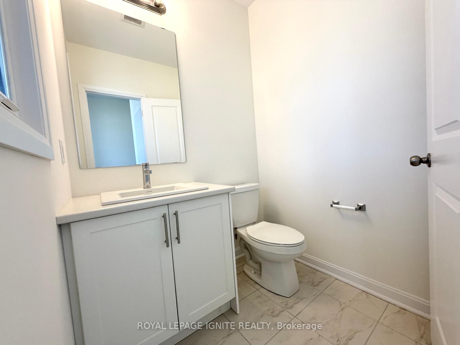 20 Royal Oak Crescent, Loyalist, ON K0H 1G0 photo 5