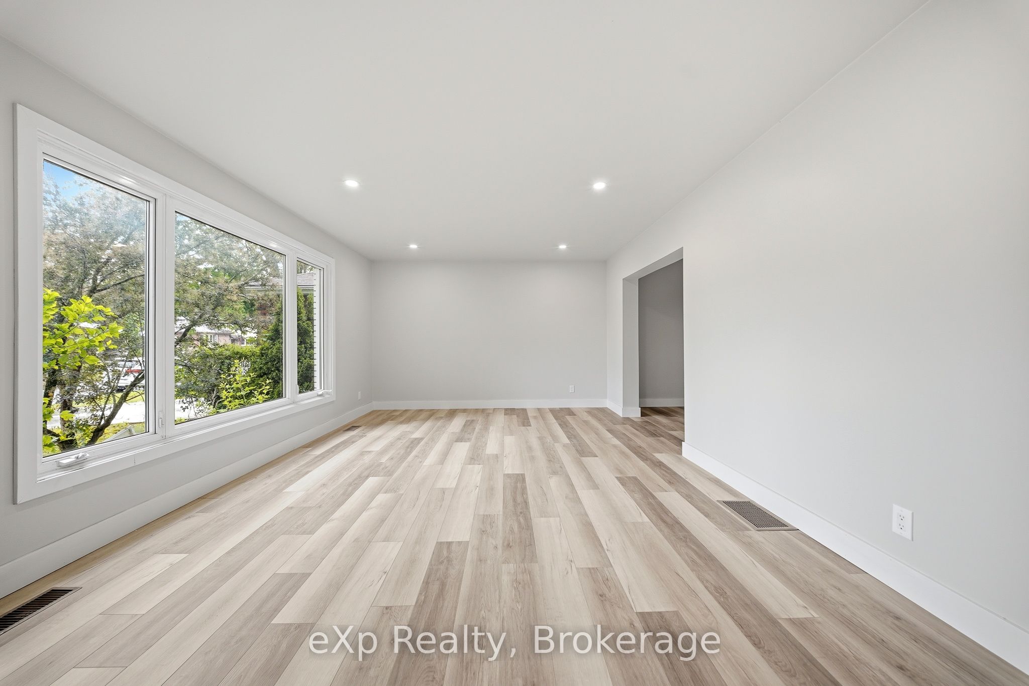 42 Rosewood Avenue, Belleville, ON K8N 4E9 photo 5
