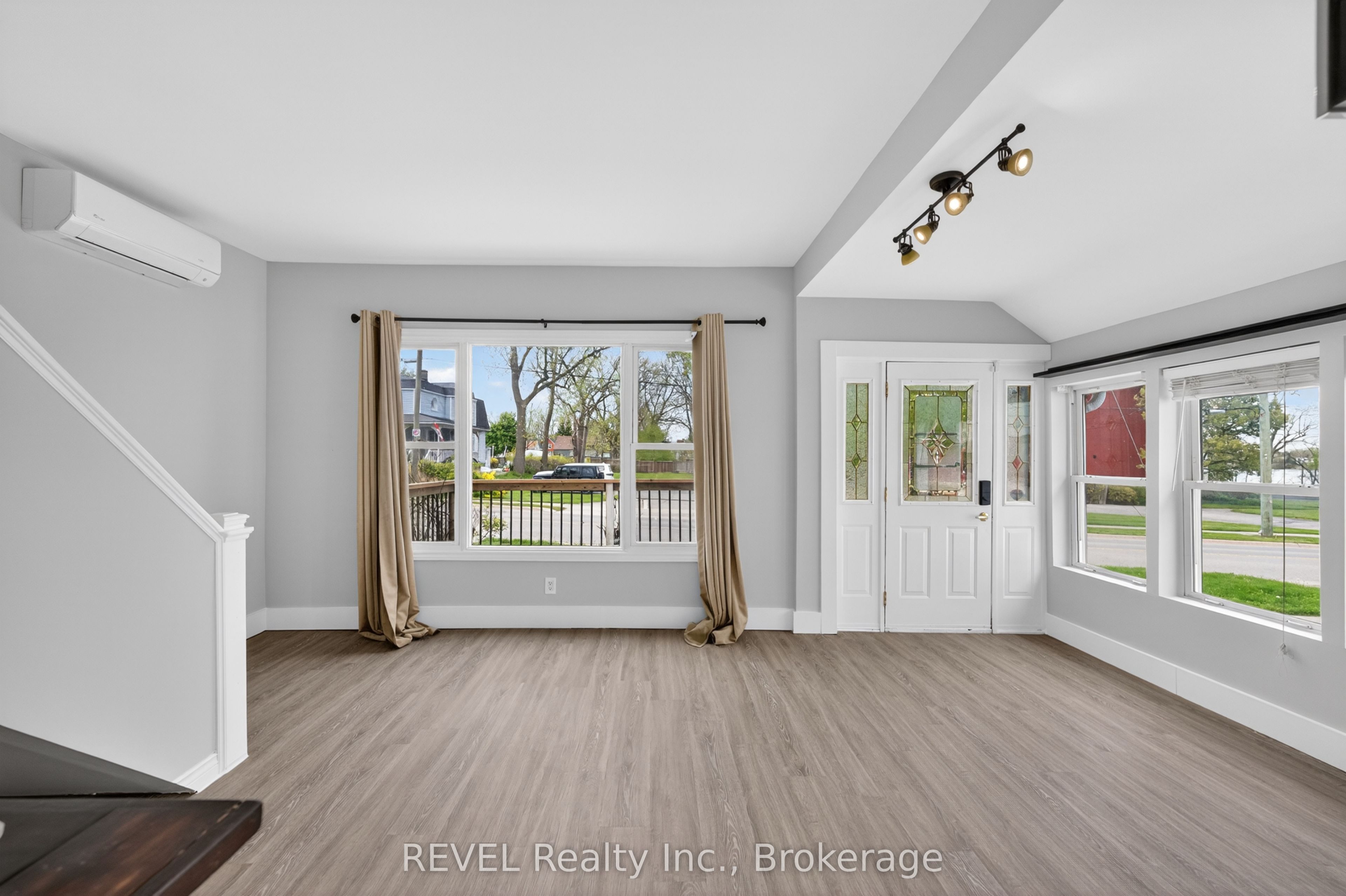 15 Phipps Street, Fort Erie, ON L2A 2V1 photo 5