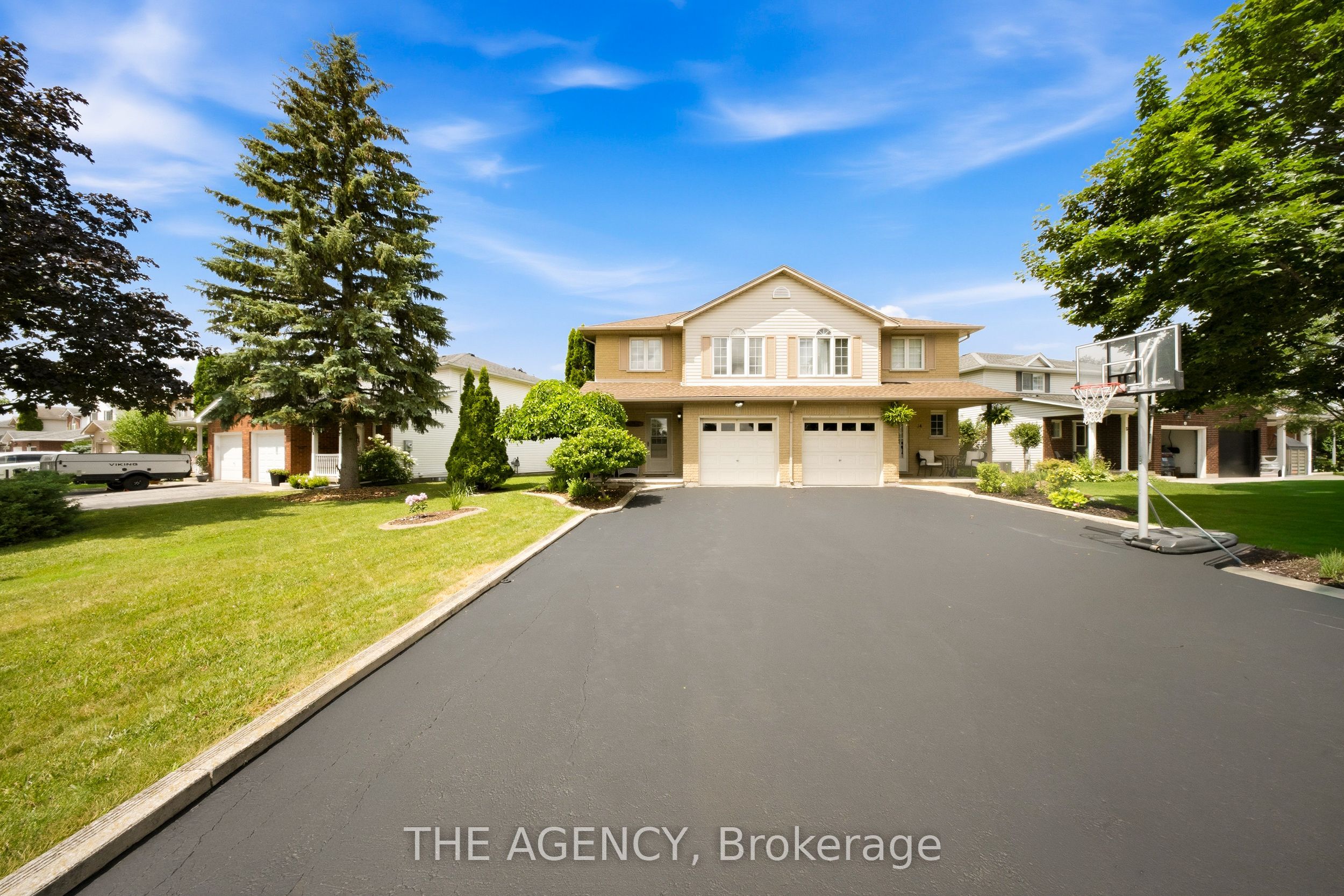 16 Scottacres Boulevard, Haldimand, ON N3W 2K2